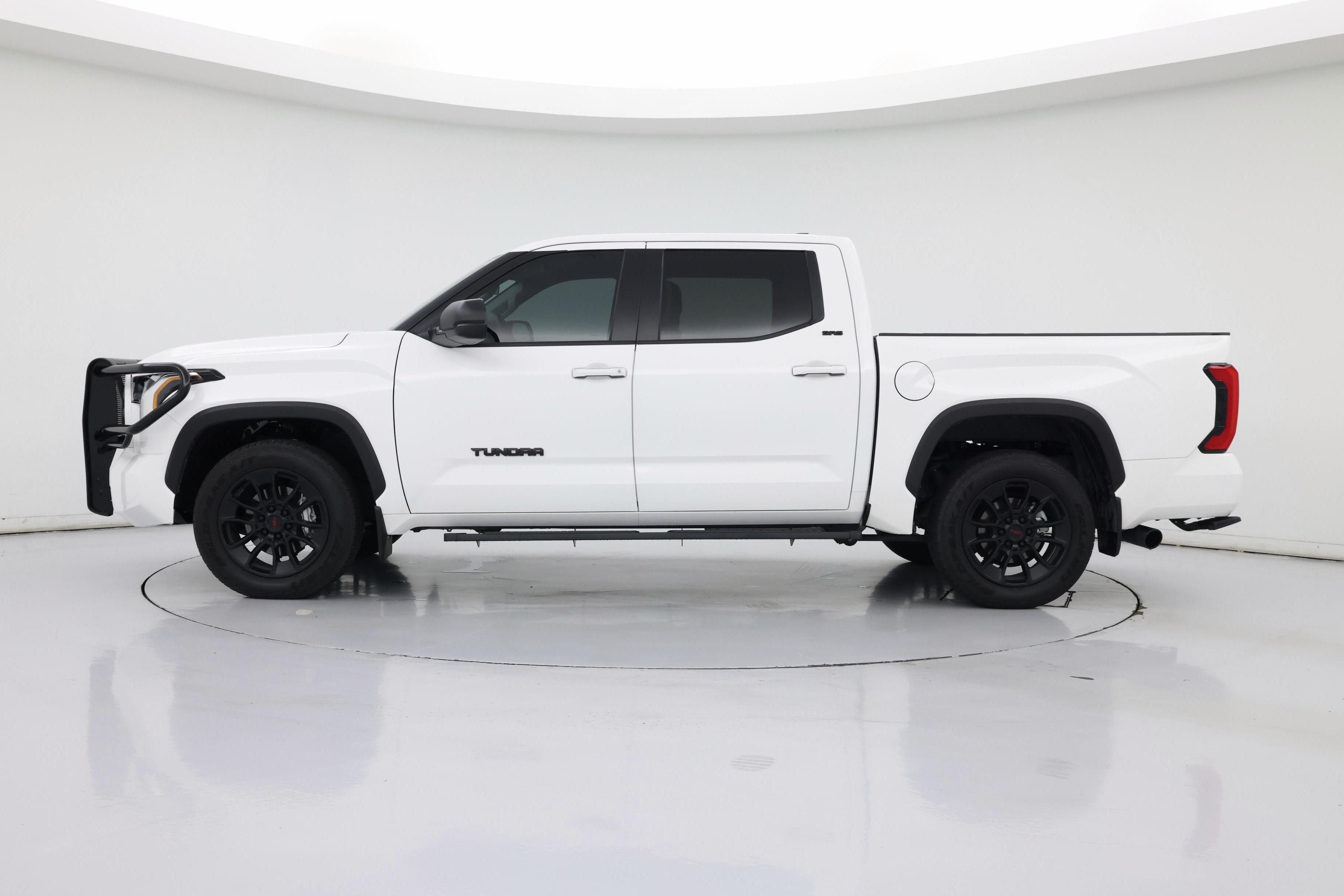 Thumbnail: 2024 Toyota Tundra - 3