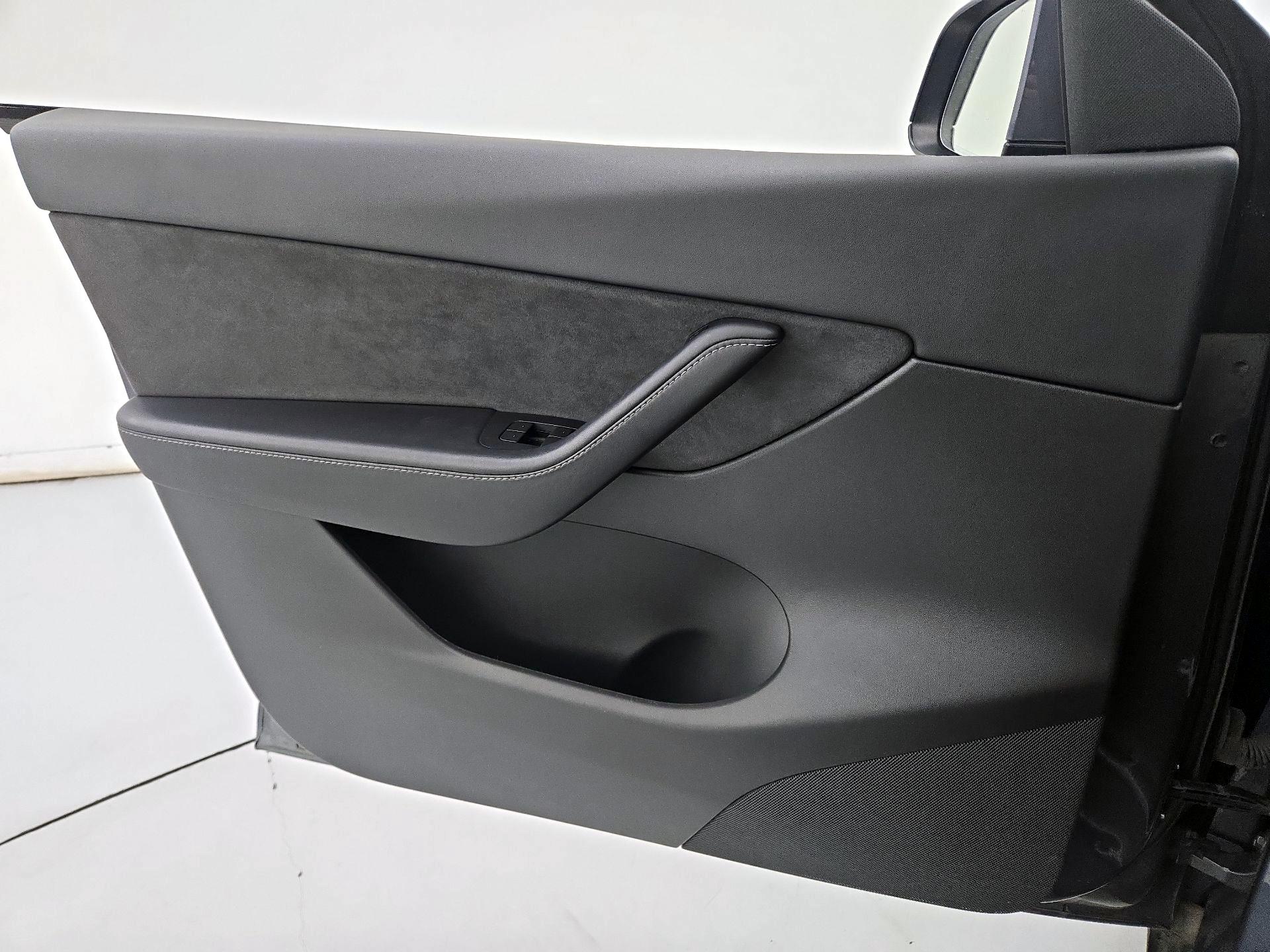 Thumbnail: 2022 Tesla Model Y - 12
