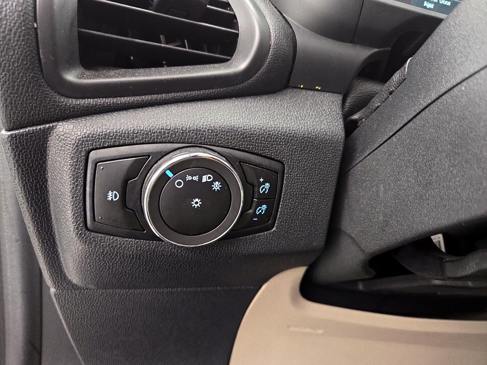 Thumbnail: 2018 Ford EcoSport - 13