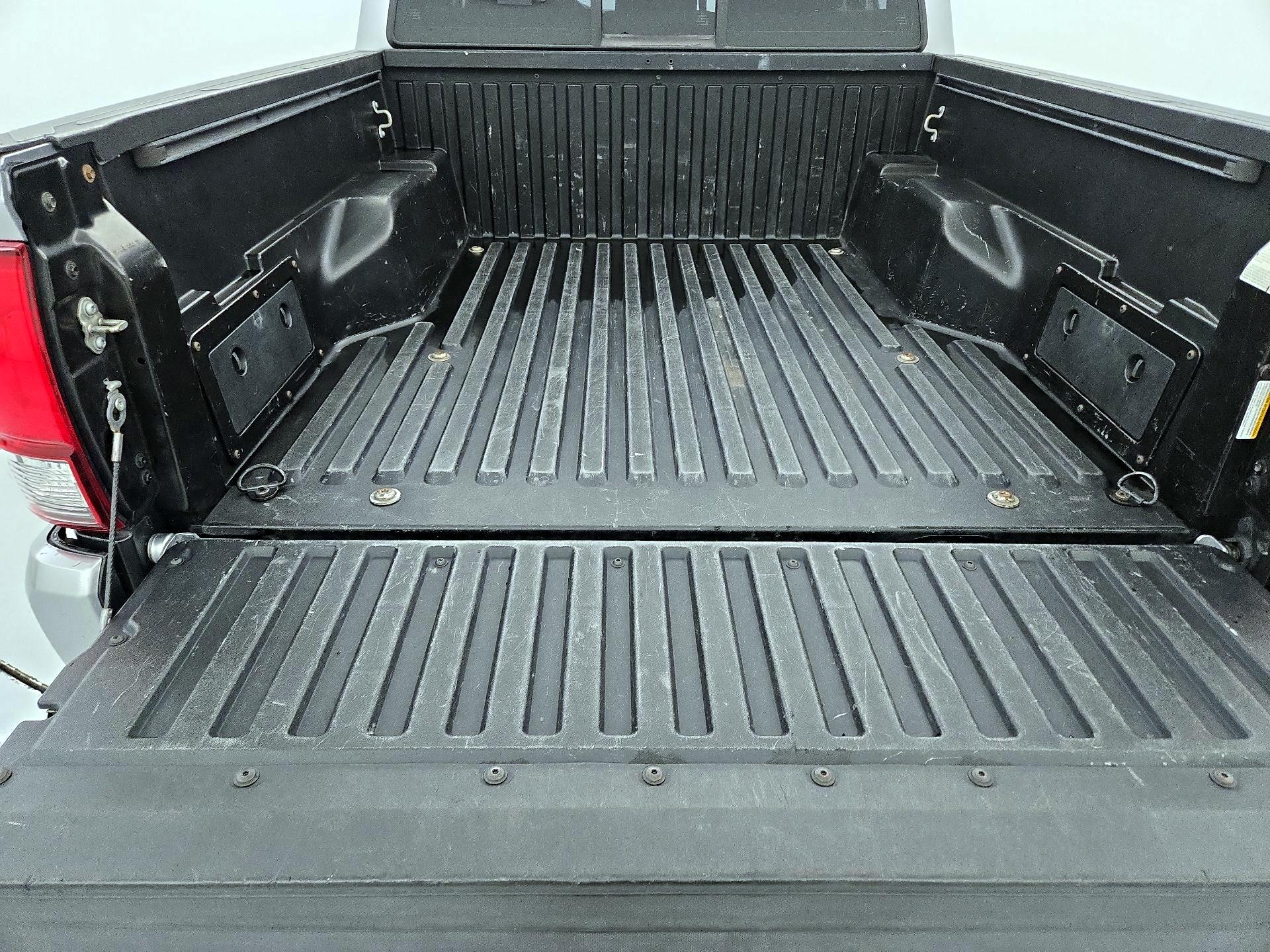 Thumbnail: 2018 Toyota Tacoma - 20