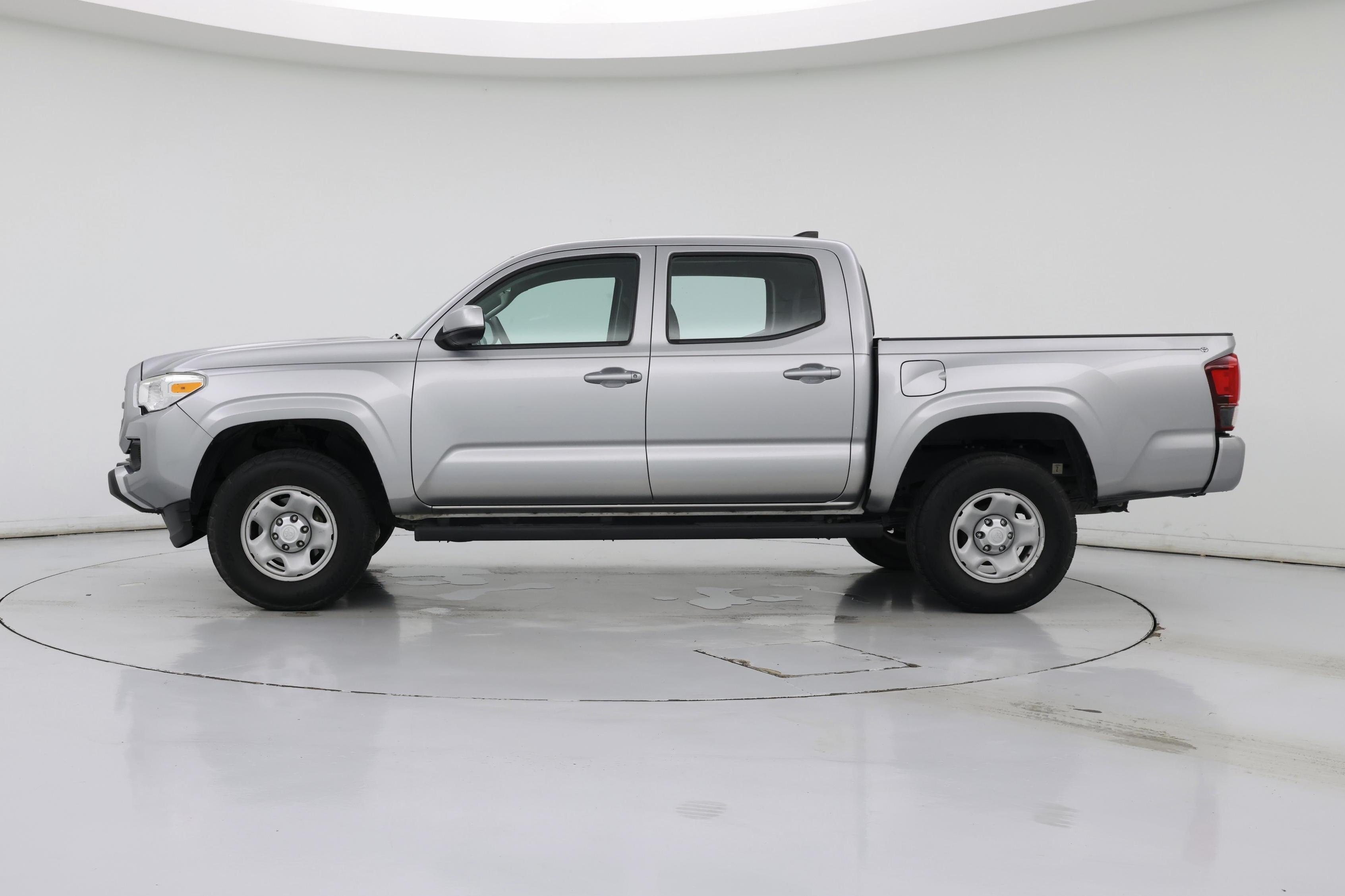 Thumbnail: 2018 Toyota Tacoma - 3