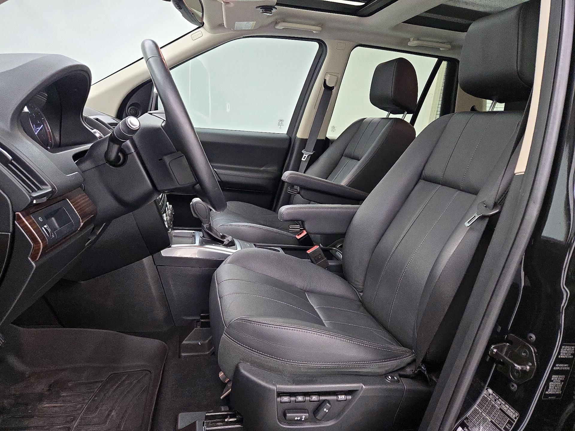 Thumbnail: 2015 Land Rover LR2 - 11