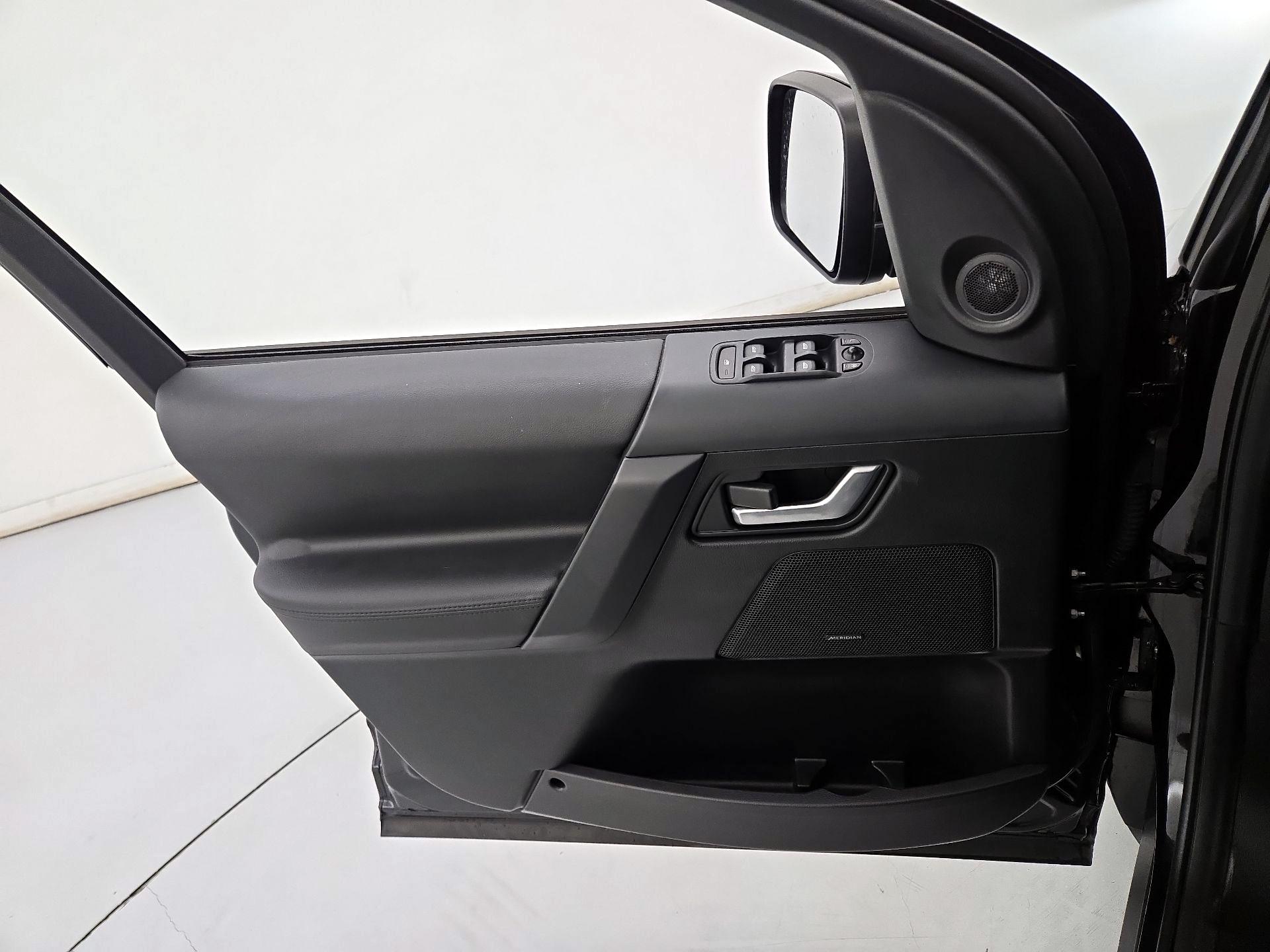 Thumbnail: 2015 Land Rover LR2 - 12