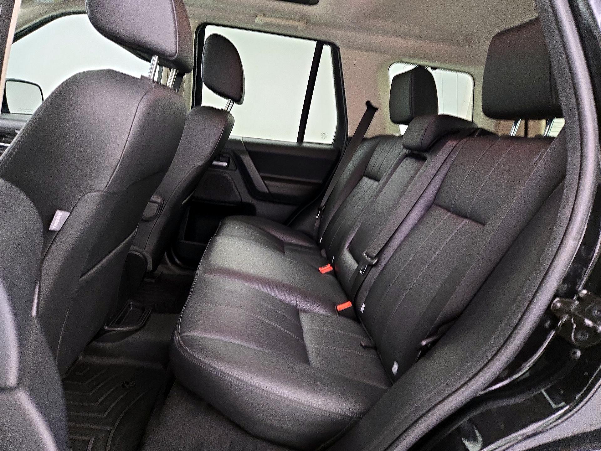 Thumbnail: 2015 Land Rover LR2 - 20
