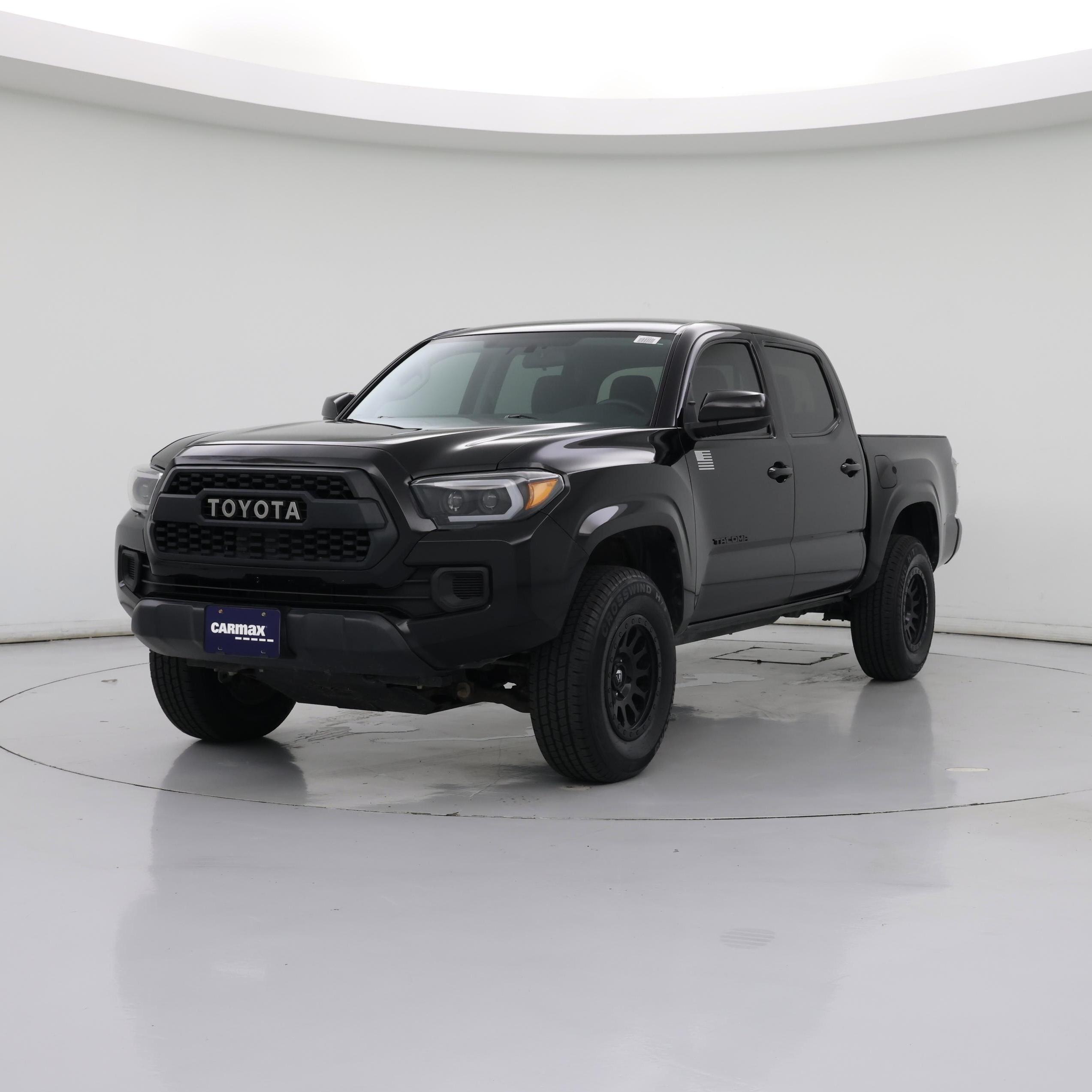 Thumbnail: 2017 Toyota Tacoma - 4