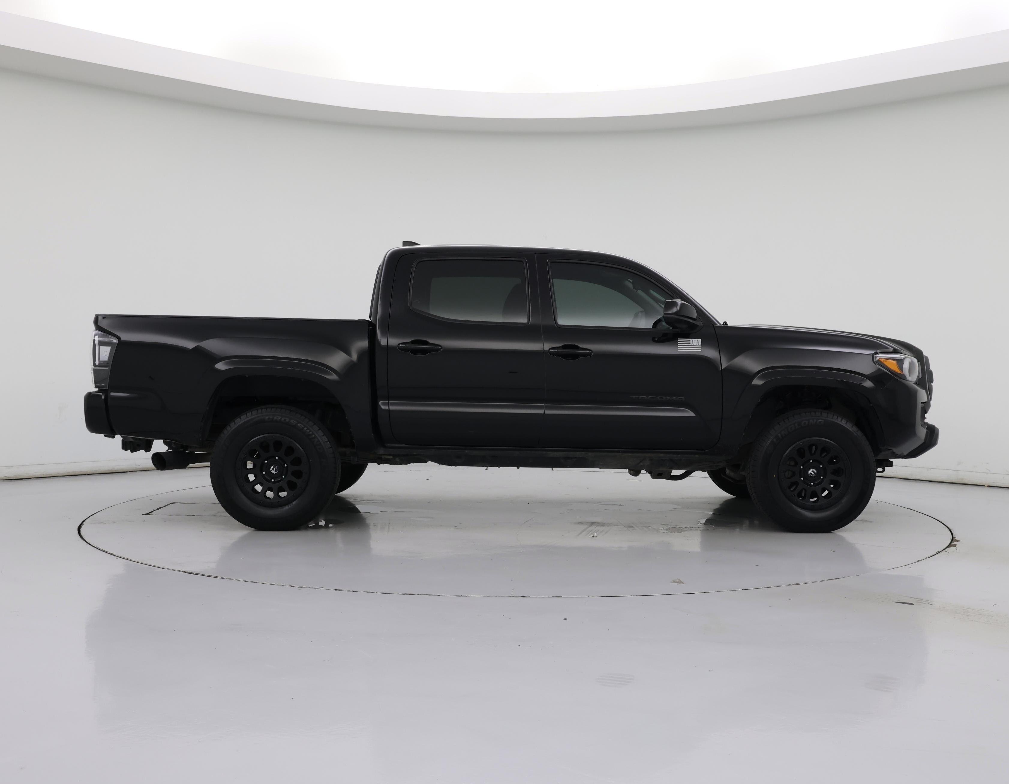 Thumbnail: 2017 Toyota Tacoma - 7