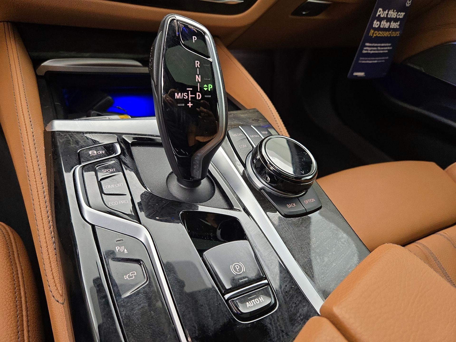 Thumbnail: 2021 BMW 5 Series - 18