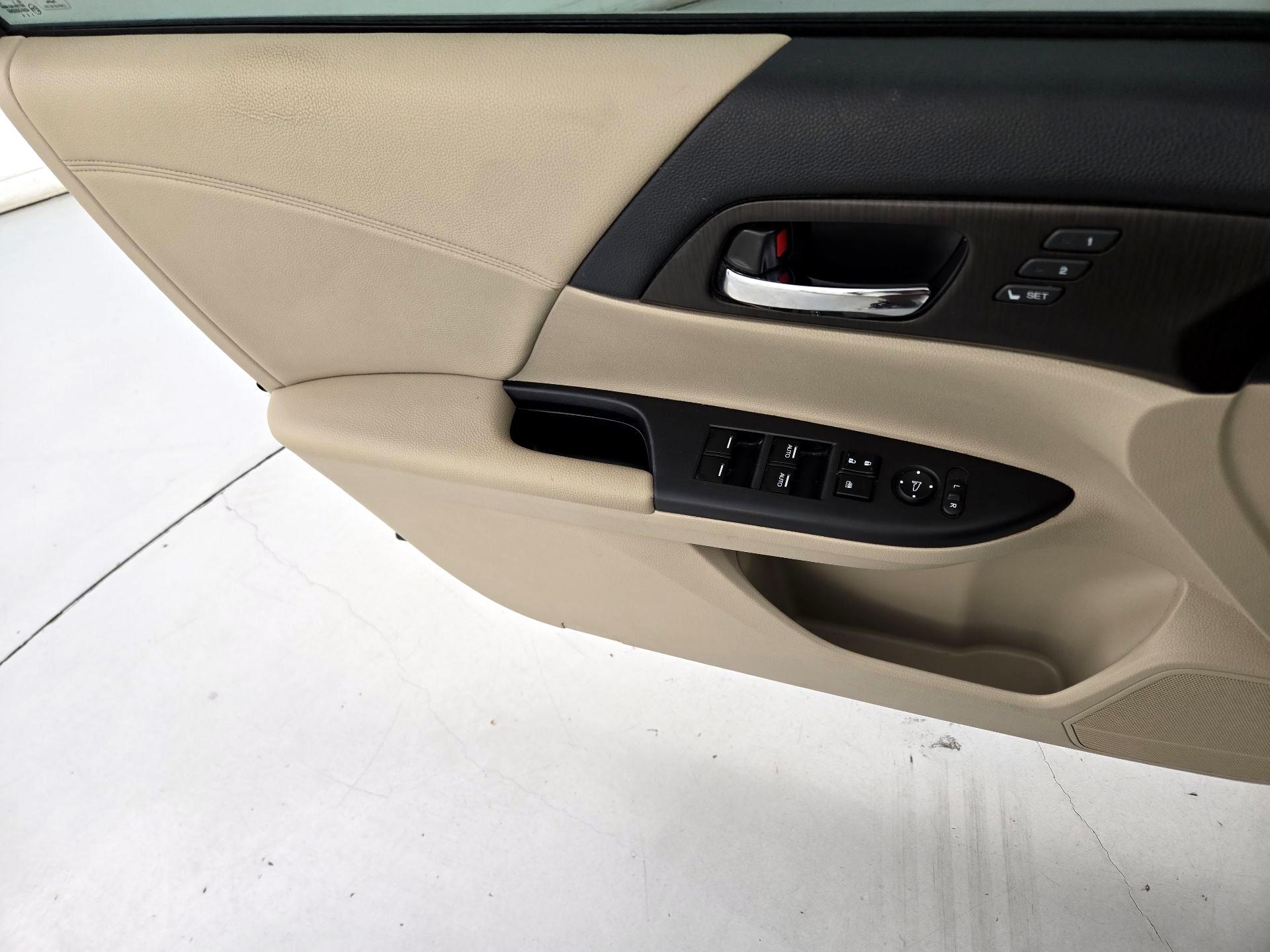 Thumbnail: 2013 Honda Accord - 12