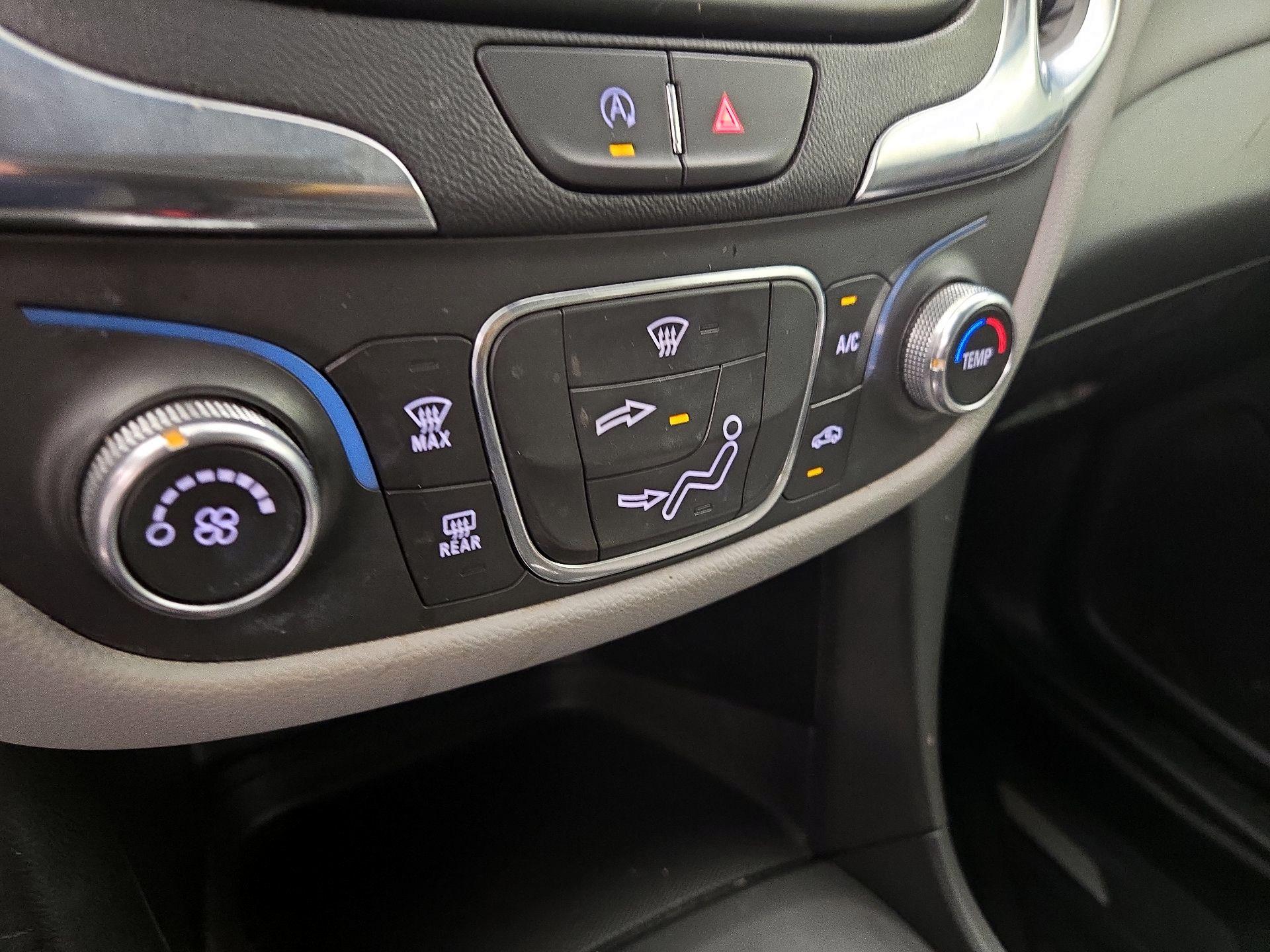 Thumbnail: 2022 Chevrolet Equinox - 16