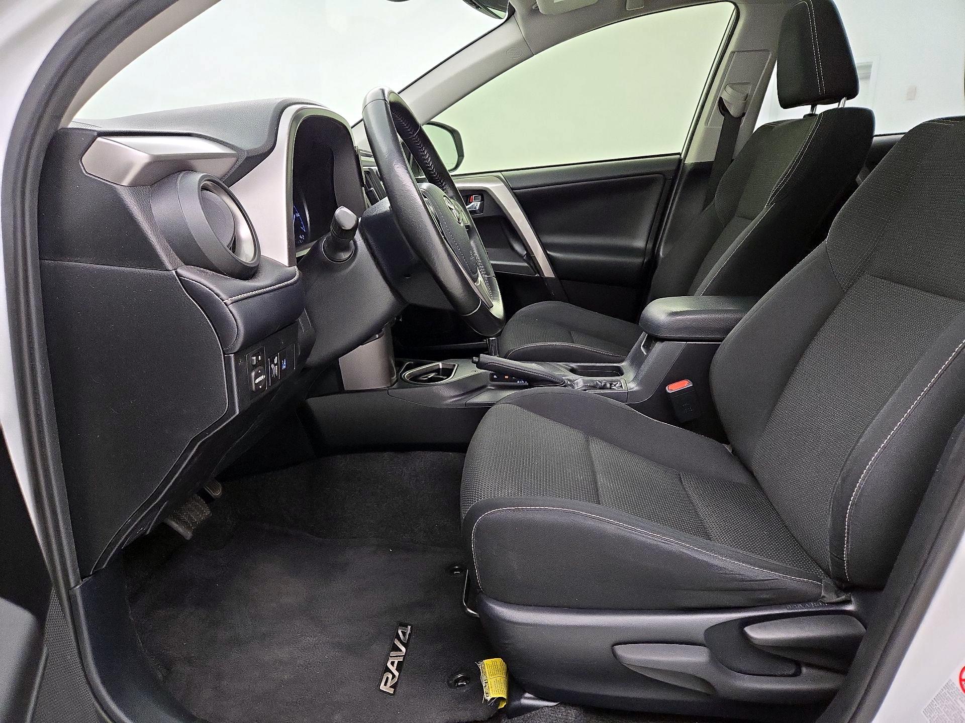 Thumbnail: 2018 Toyota RAV4 - 11