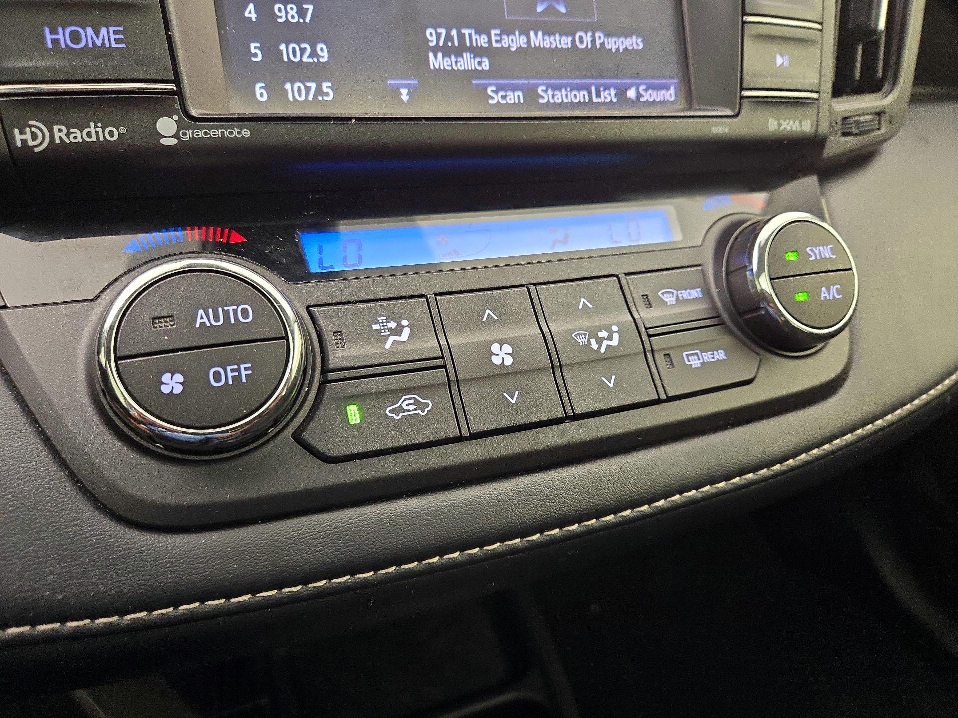 Thumbnail: 2018 Toyota RAV4 - 16