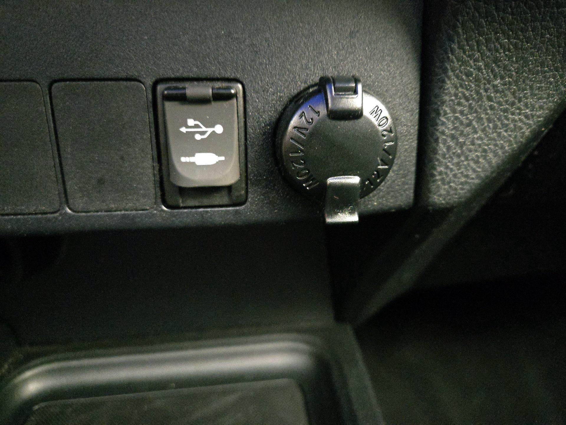 Thumbnail: 2018 Toyota RAV4 - 18