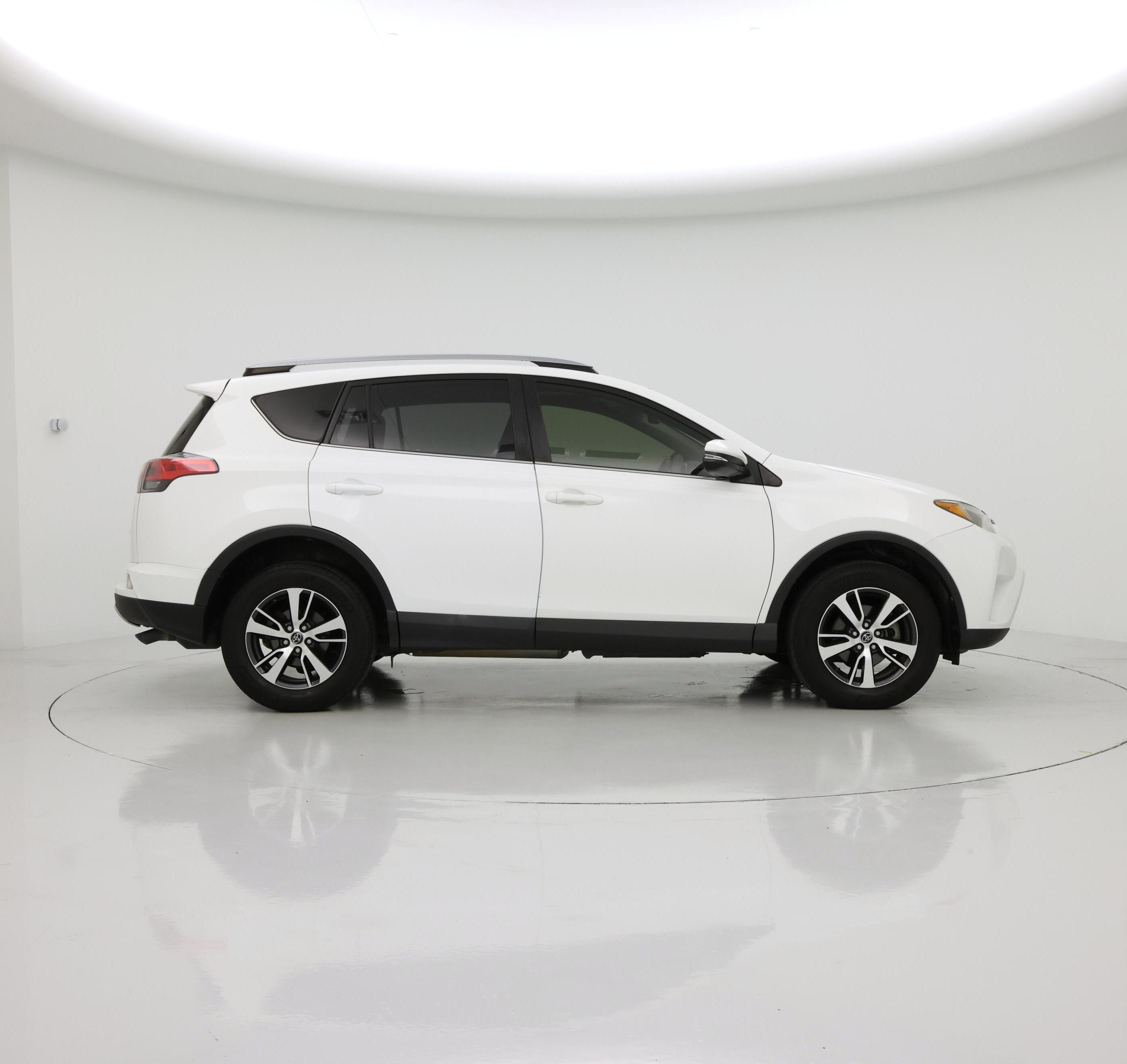 Thumbnail: 2018 Toyota RAV4 - 7