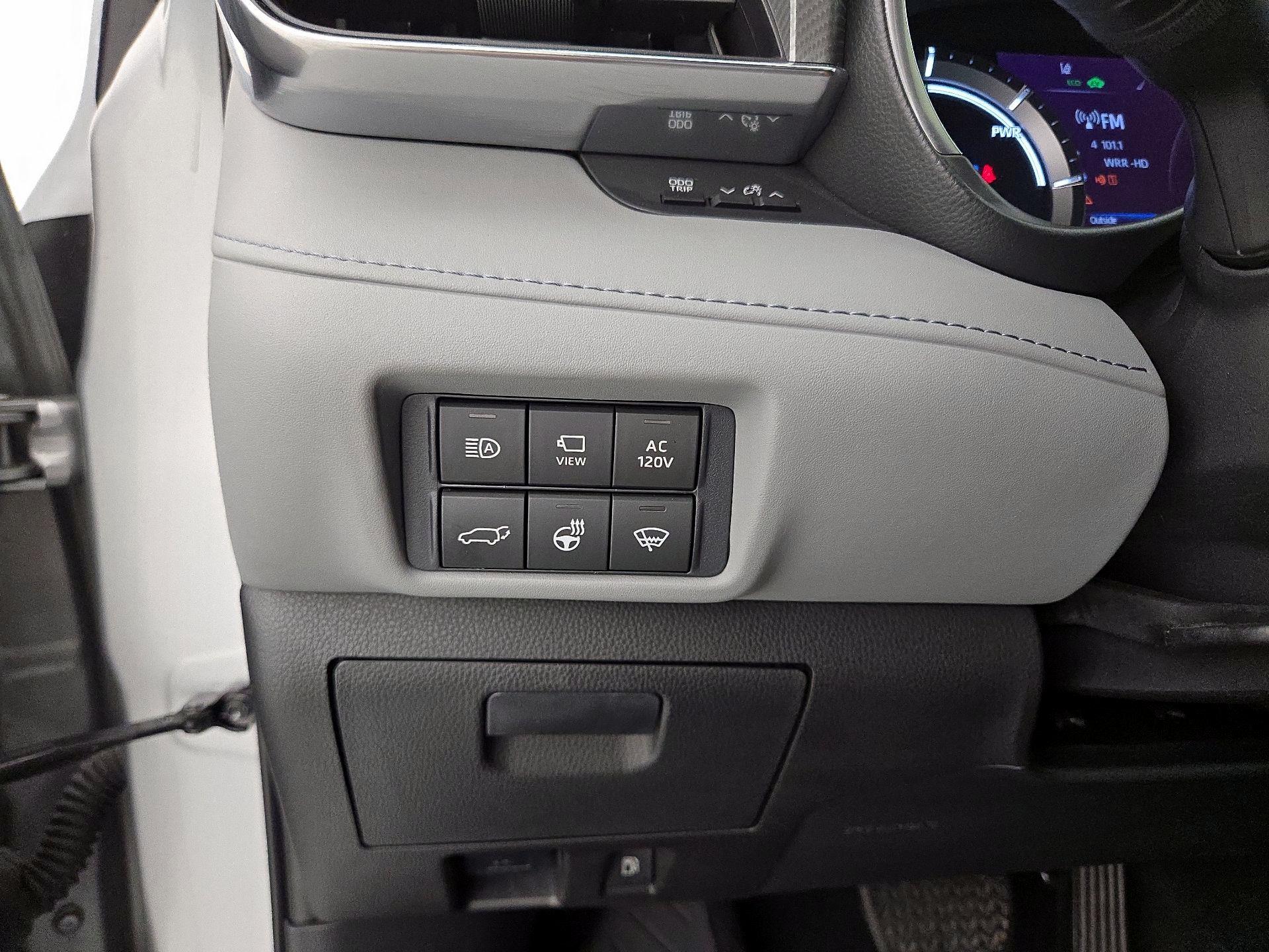 Thumbnail: 2021 Toyota Highlander - 13