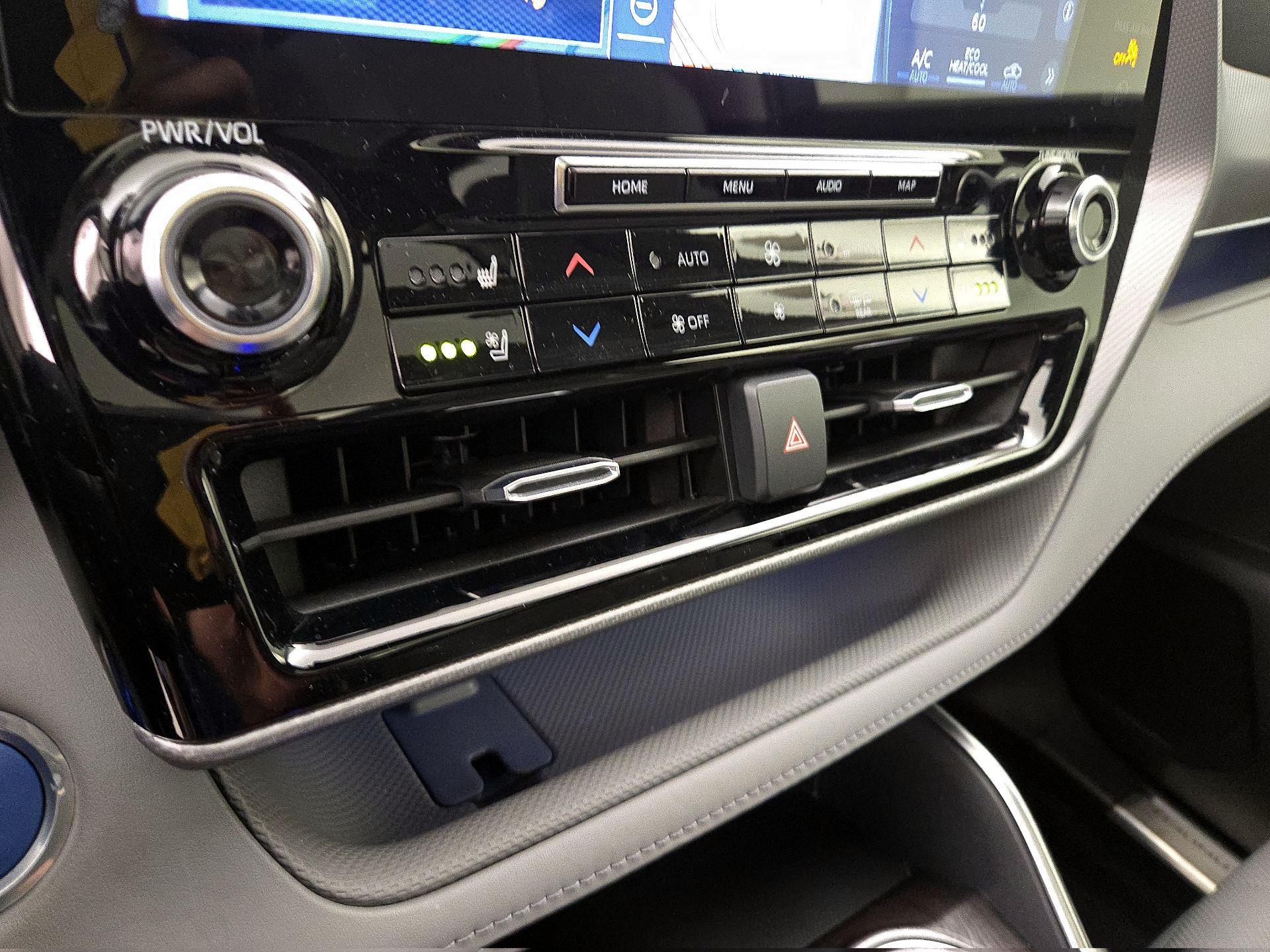 Thumbnail: 2021 Toyota Highlander - 17