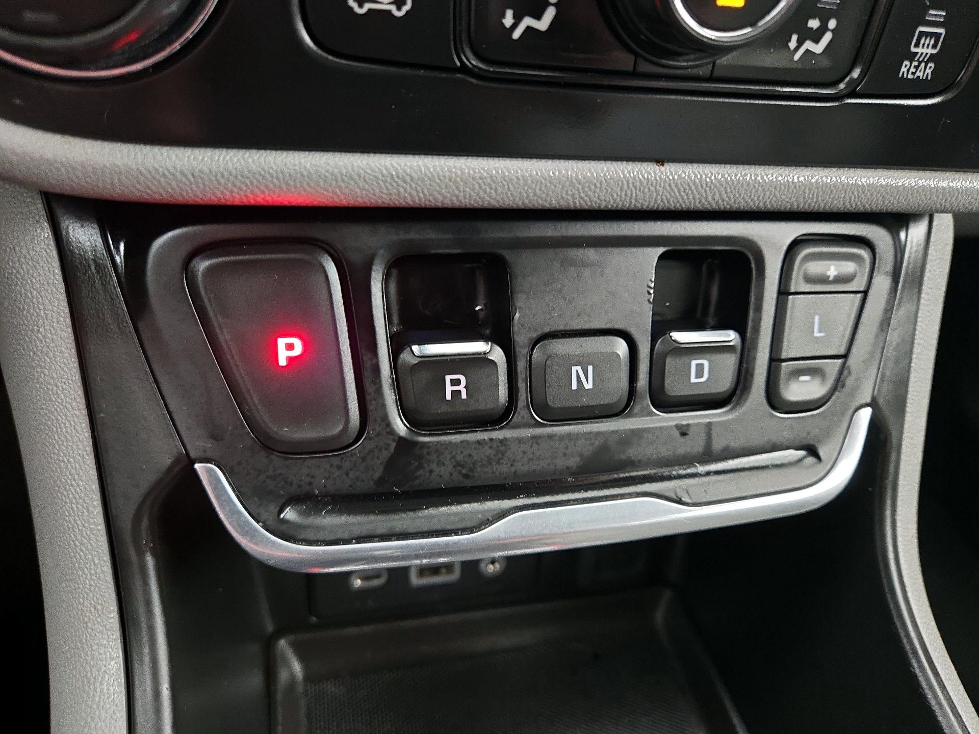 Thumbnail: 2018 GMC Terrain - 17
