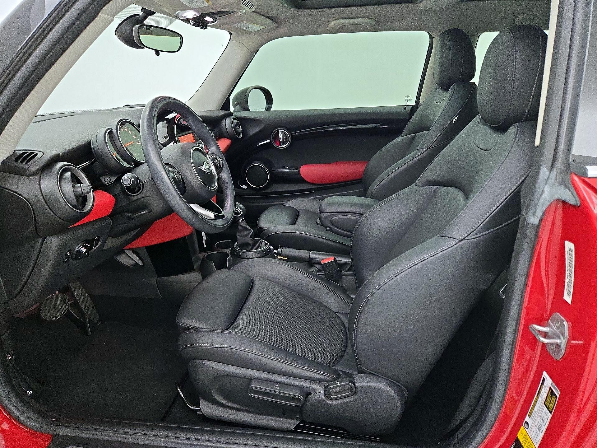Thumbnail: 2015 MINI Cooper Hardtop - 11