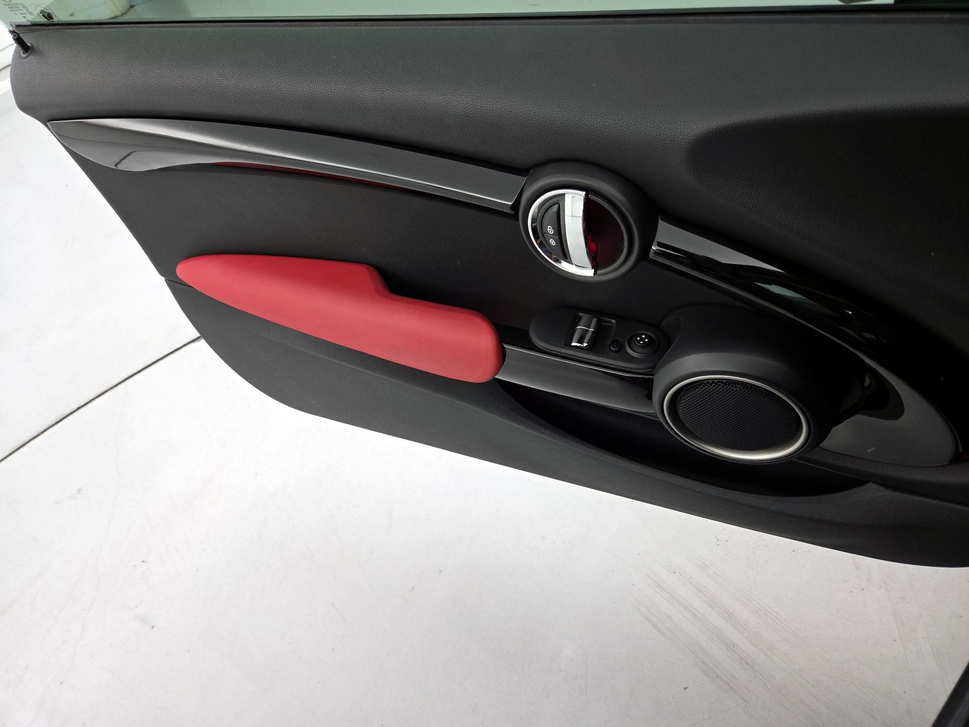 Thumbnail: 2015 MINI Cooper Hardtop - 12