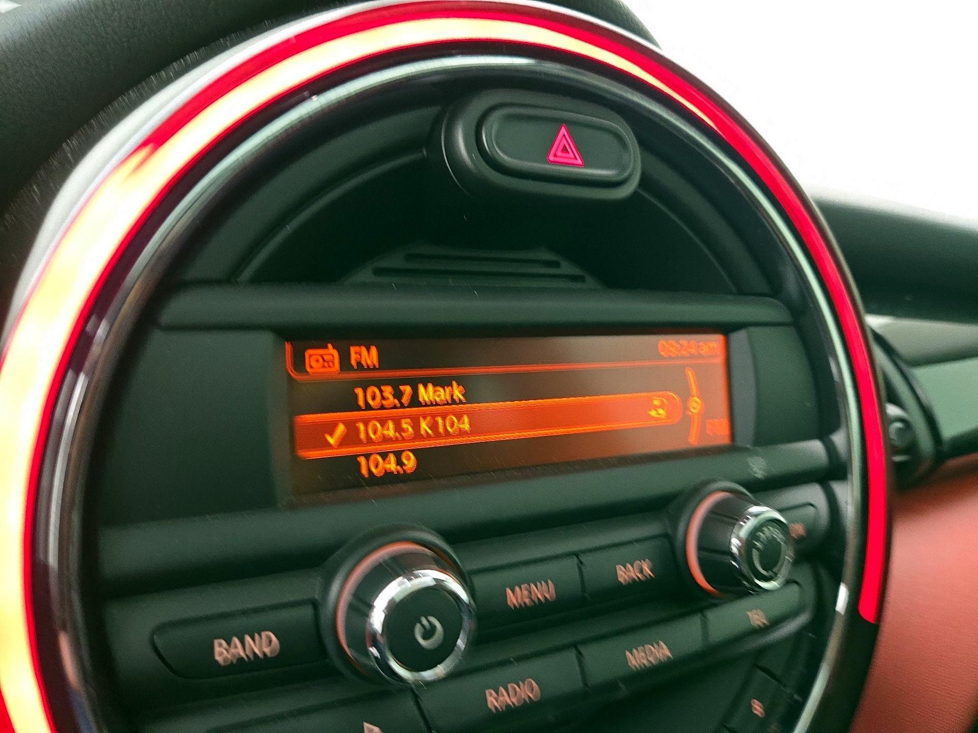 Thumbnail: 2015 MINI Cooper Hardtop - 14