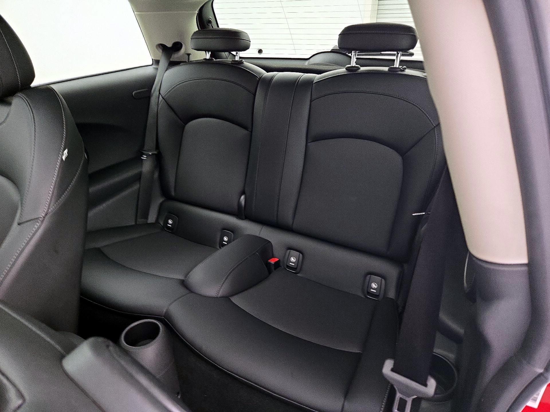 Thumbnail: 2015 MINI Cooper Hardtop - 19