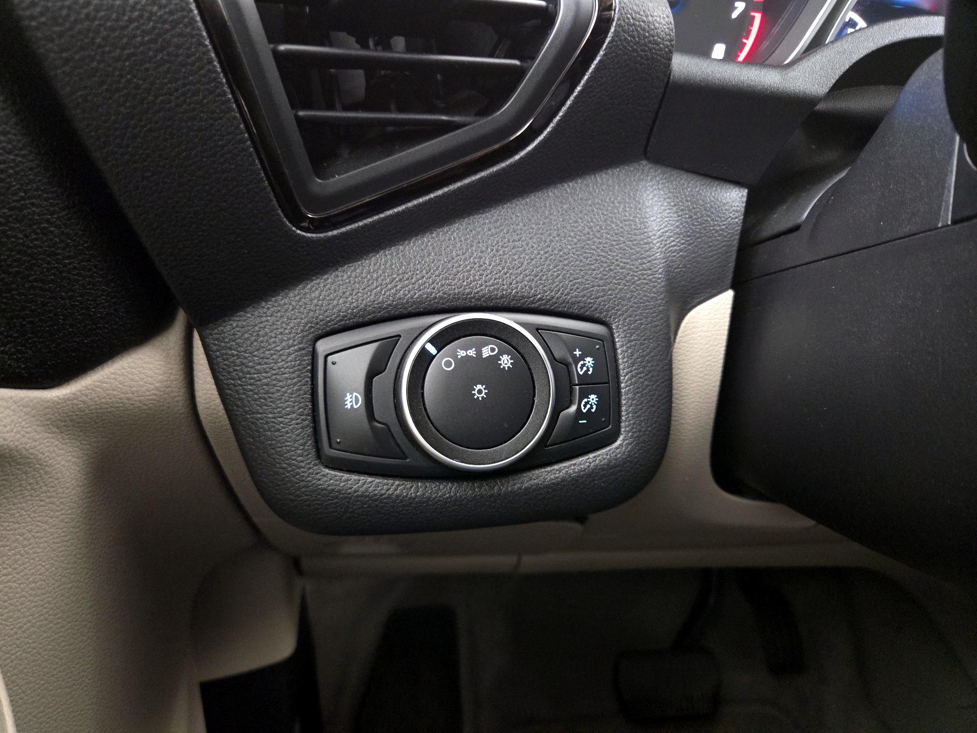 Thumbnail: 2015 Ford Escape - 13