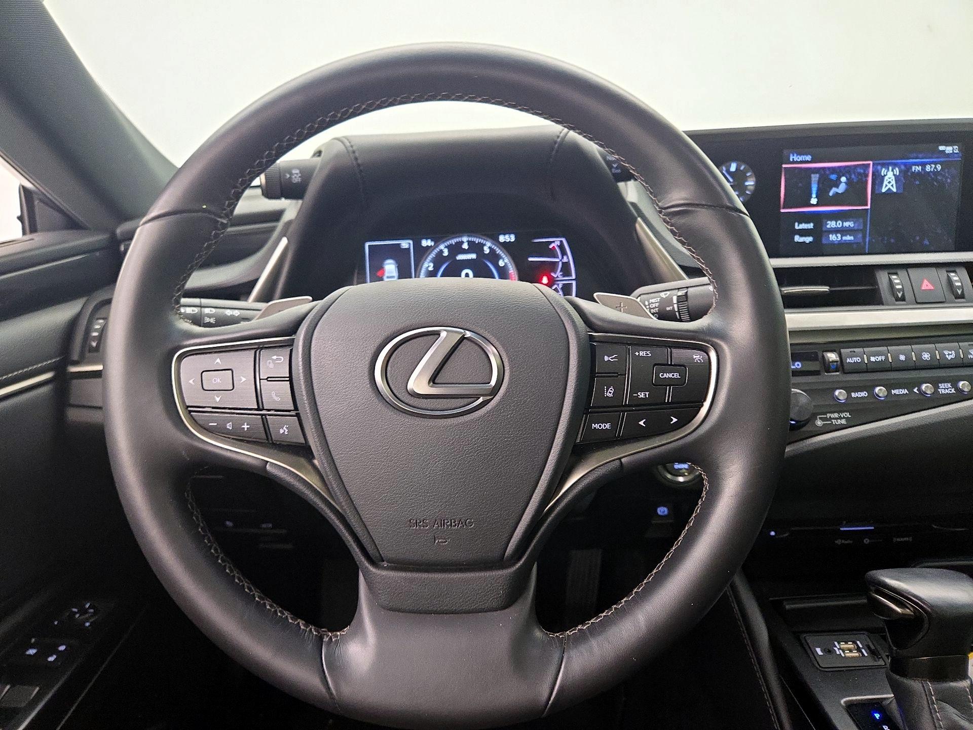 Thumbnail: 2020 Lexus ES - 10