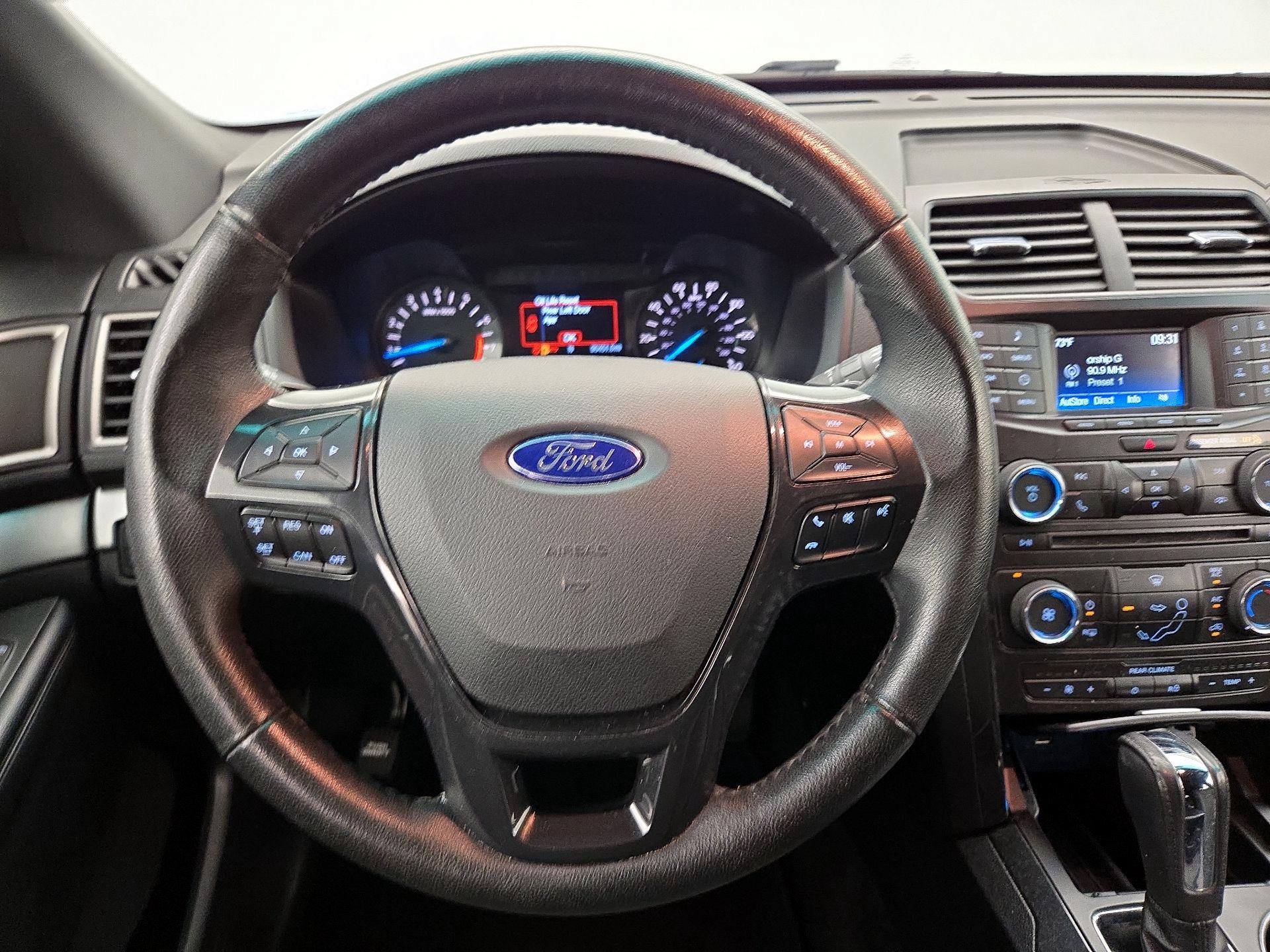 Thumbnail: 2016 Ford Explorer - 10