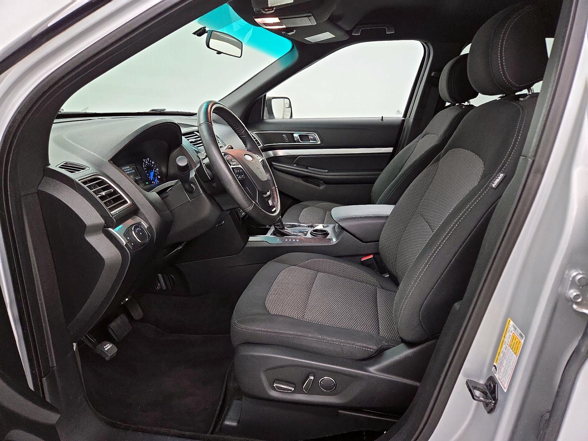 Thumbnail: 2016 Ford Explorer - 11