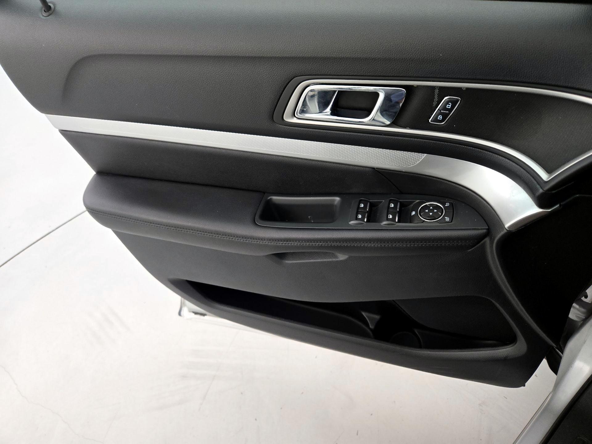 Thumbnail: 2016 Ford Explorer - 12