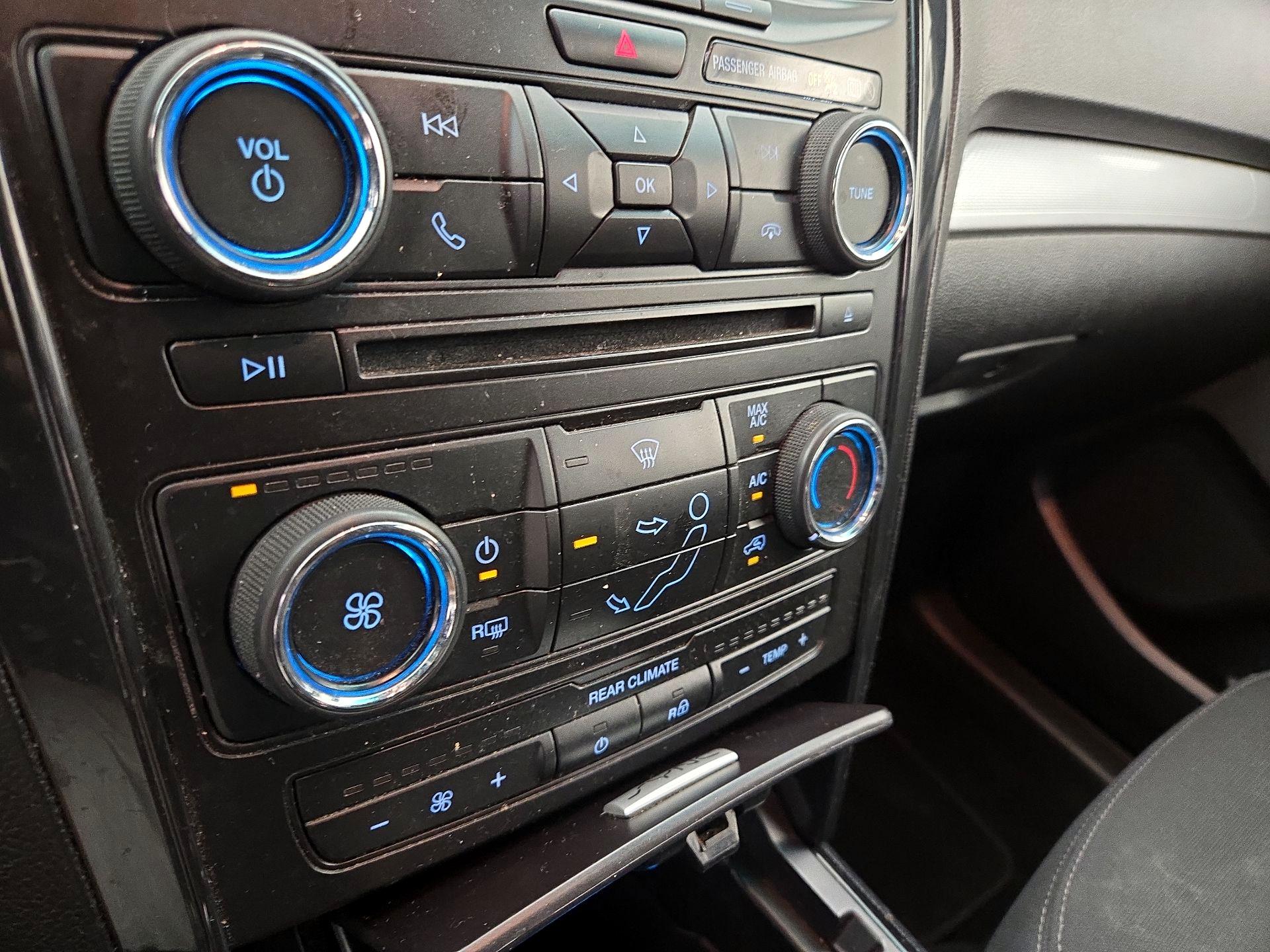Thumbnail: 2016 Ford Explorer - 16