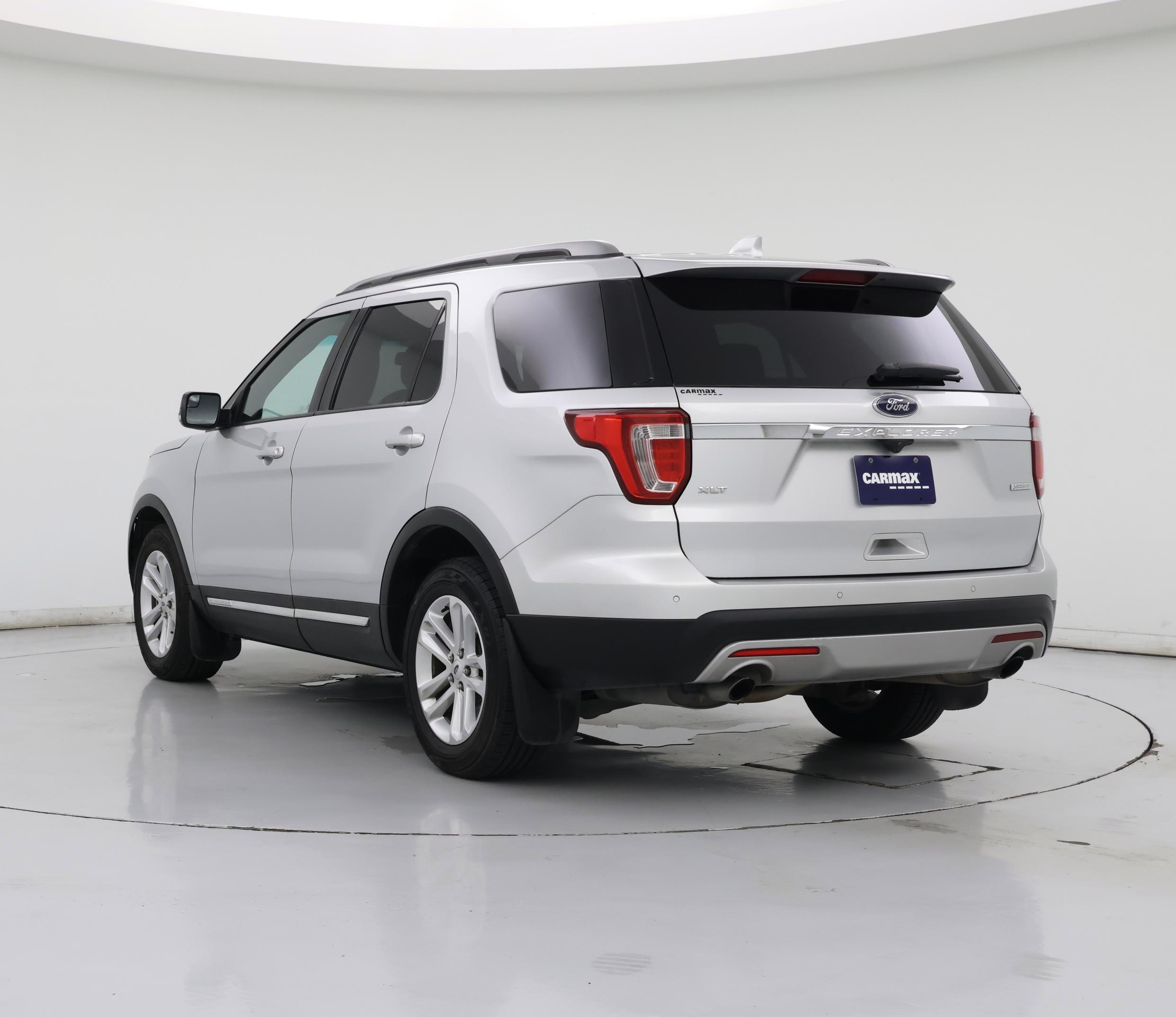 Thumbnail: 2016 Ford Explorer - 2