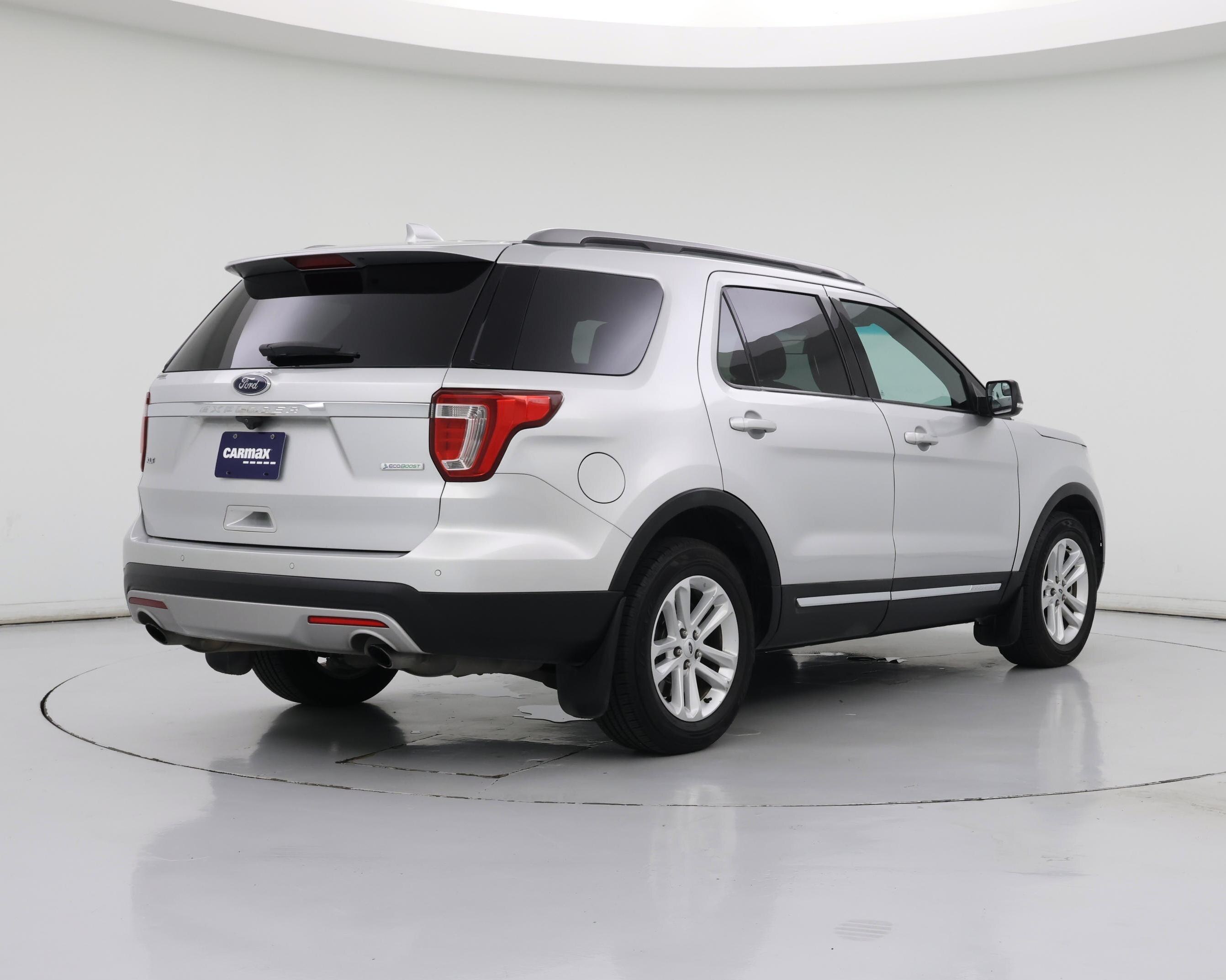 Thumbnail: 2016 Ford Explorer - 8