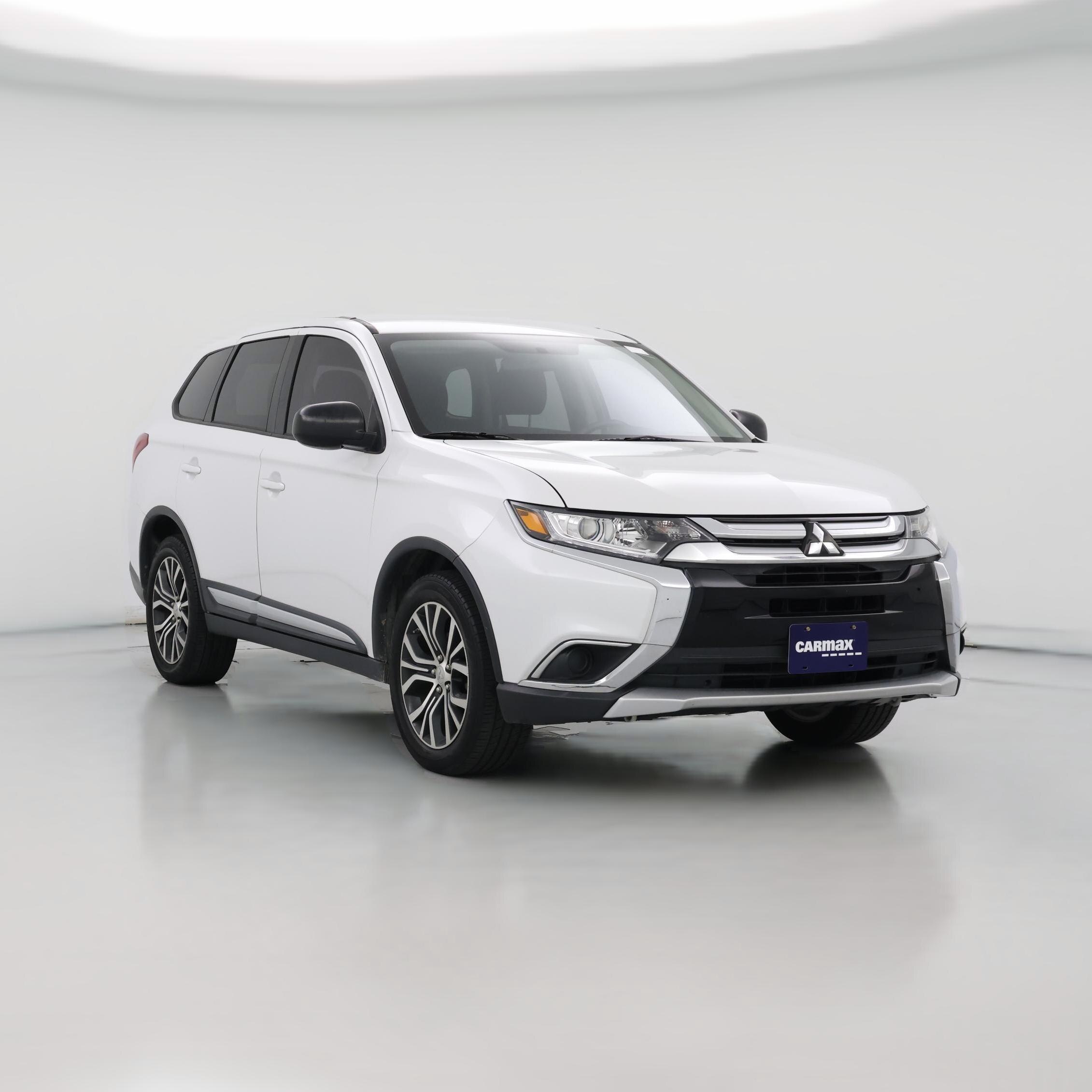 Thumbnail: 2017 Mitsubishi Outlander - 1