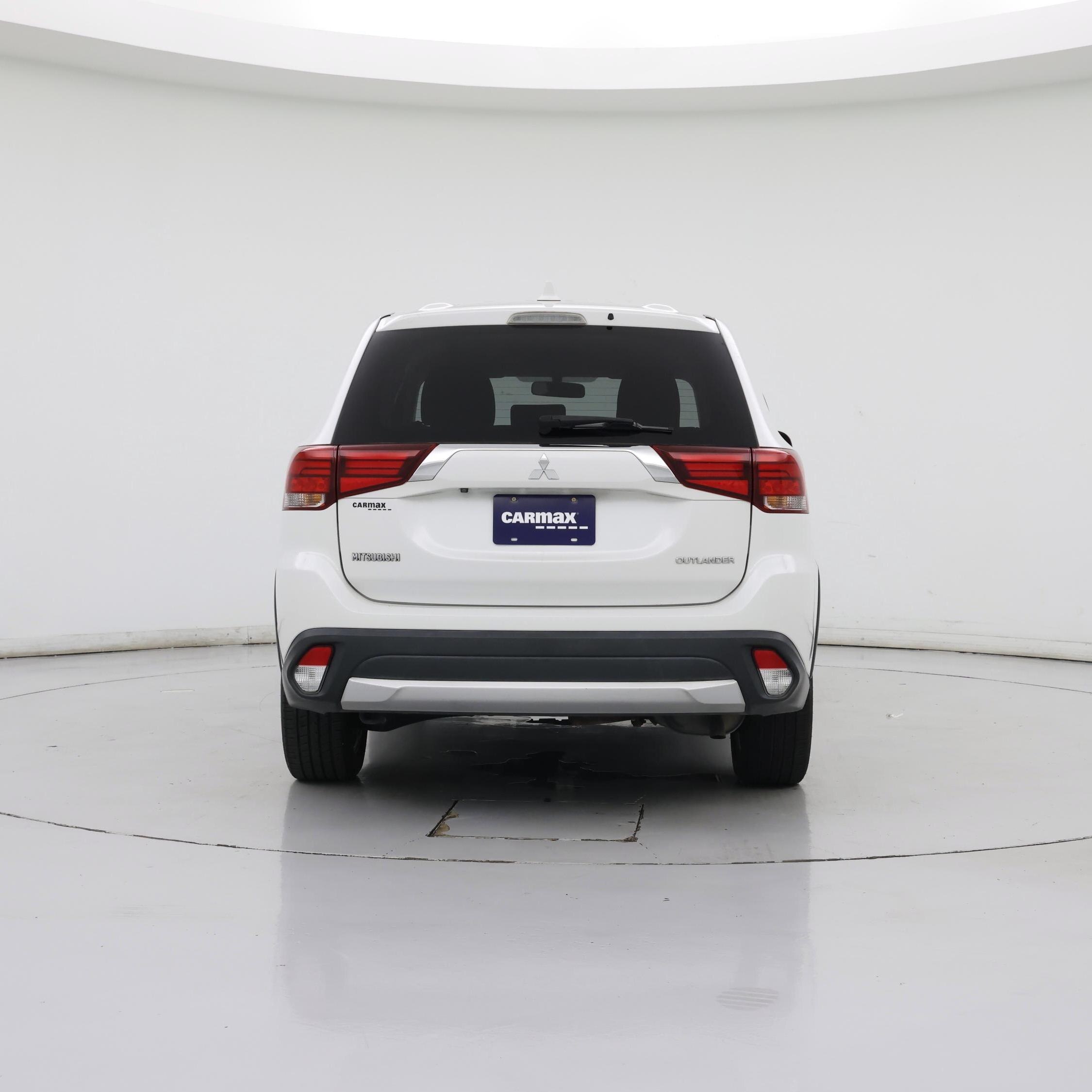 Thumbnail: 2017 Mitsubishi Outlander - 6