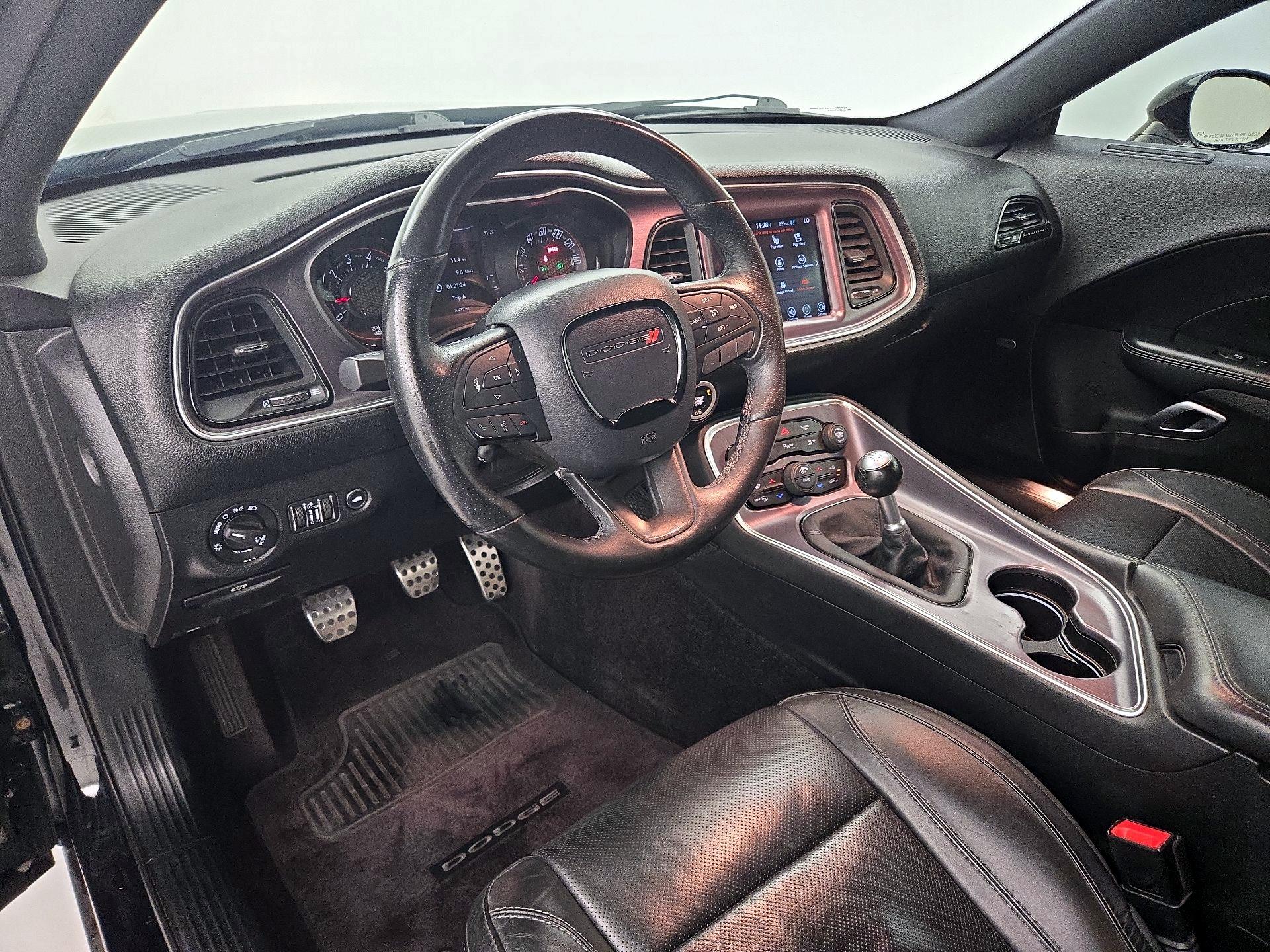Thumbnail: 2017 Dodge Challenger - 9