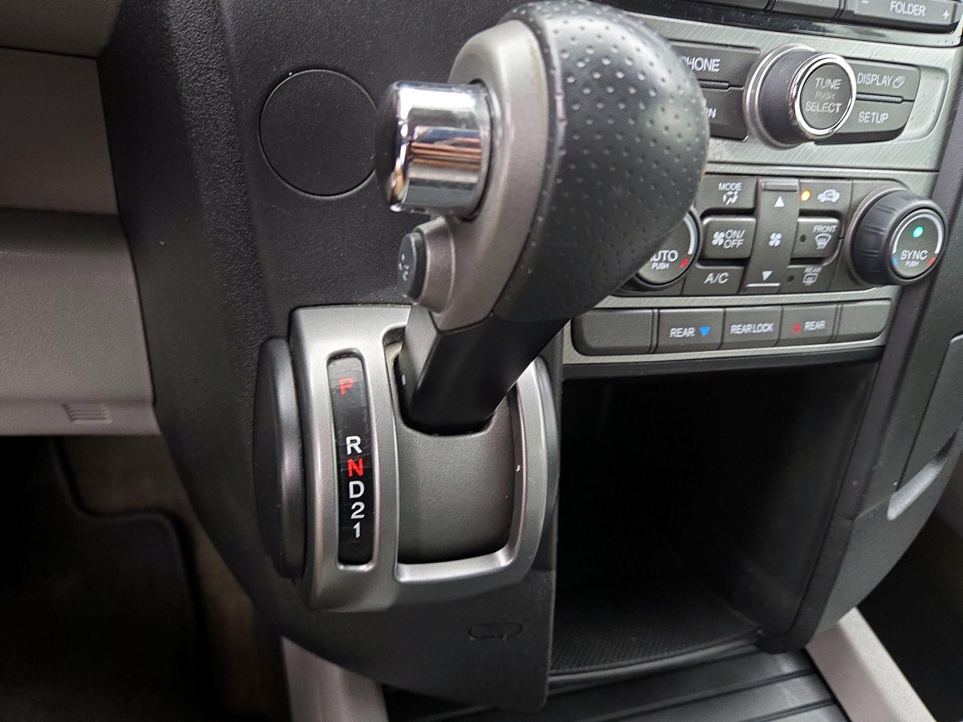 Thumbnail: 2013 Honda Pilot - 17