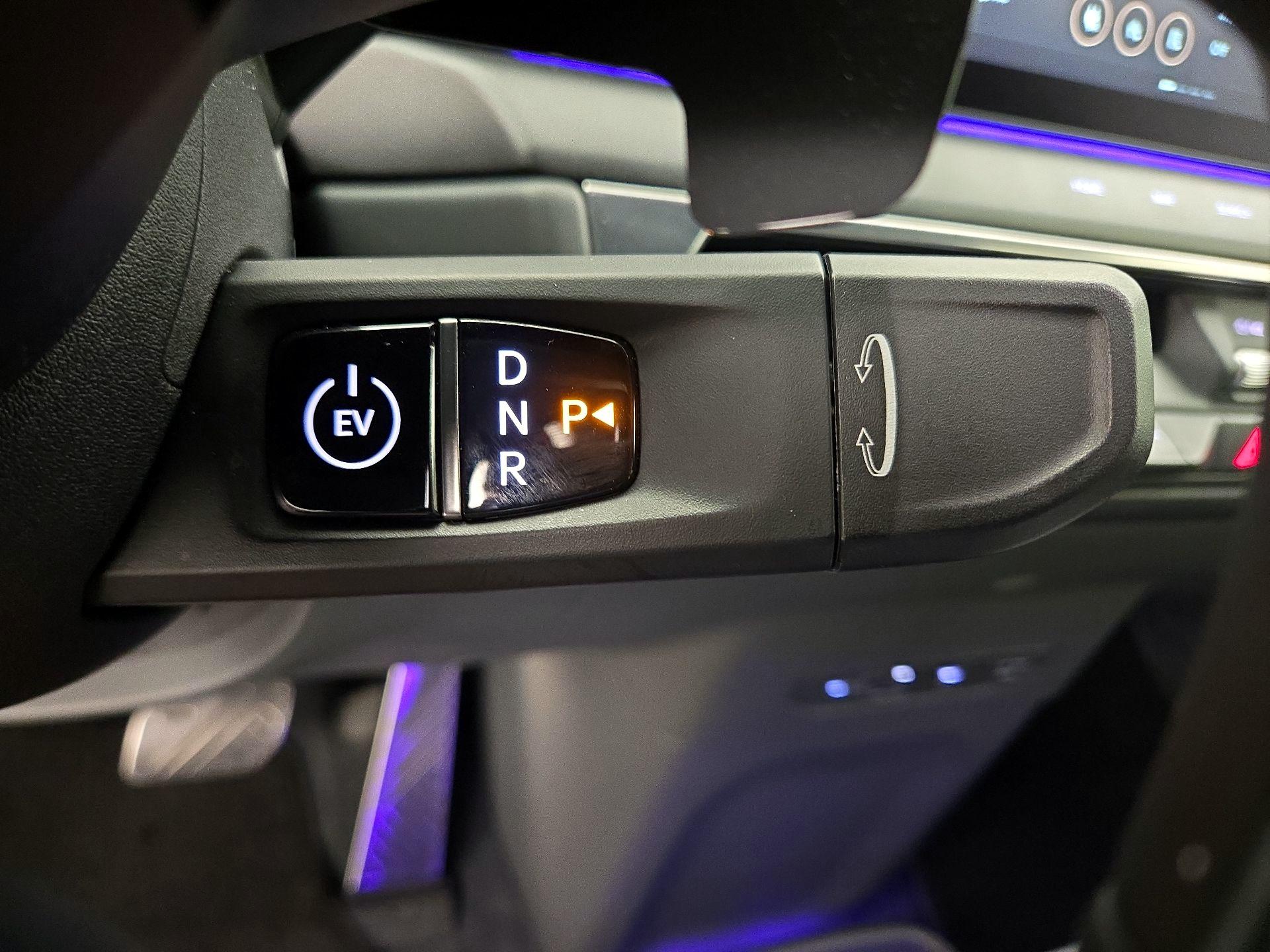 Thumbnail: 2024 Kia EV9 - 18