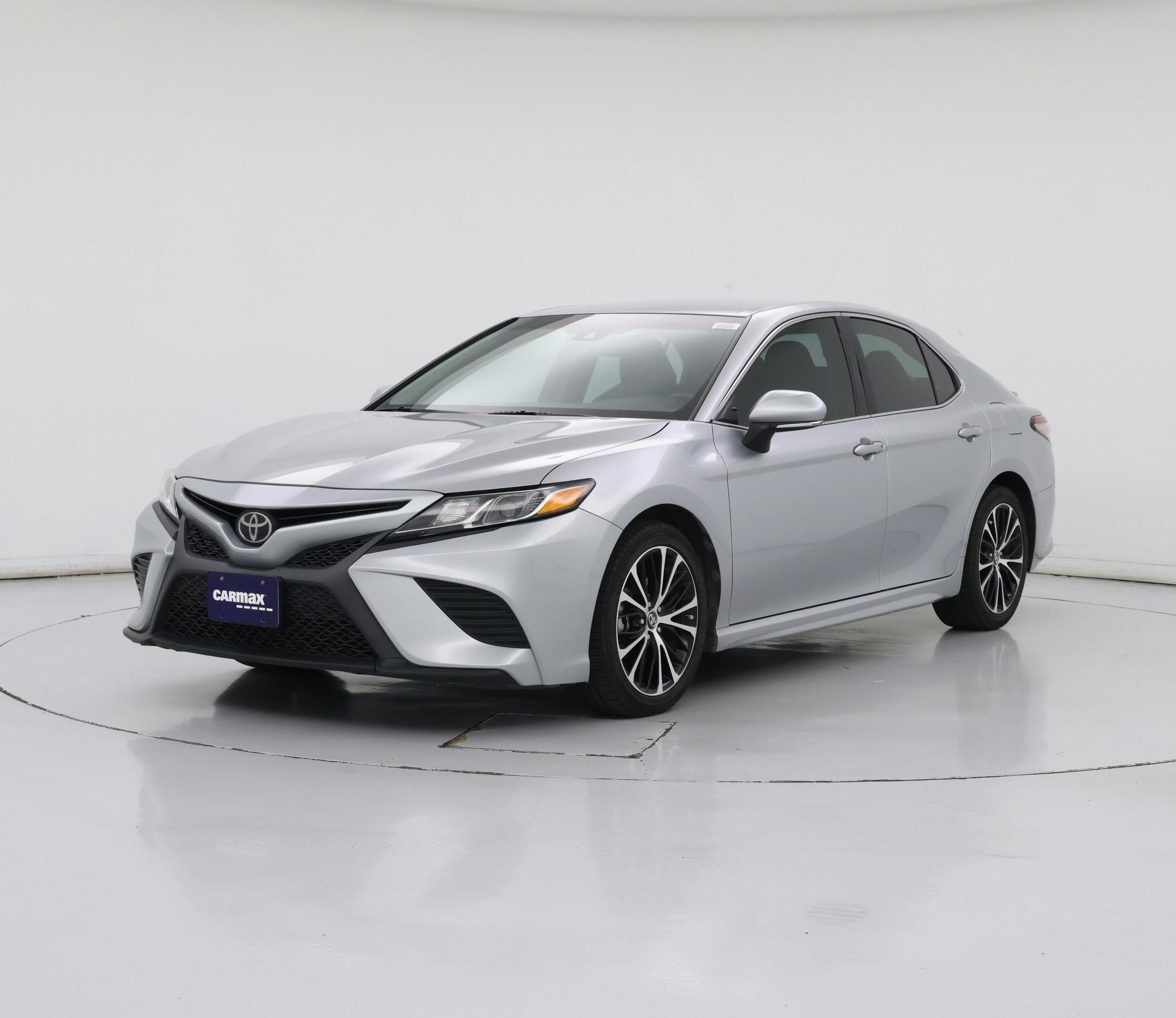 Thumbnail: 2018 Toyota Camry - 4
