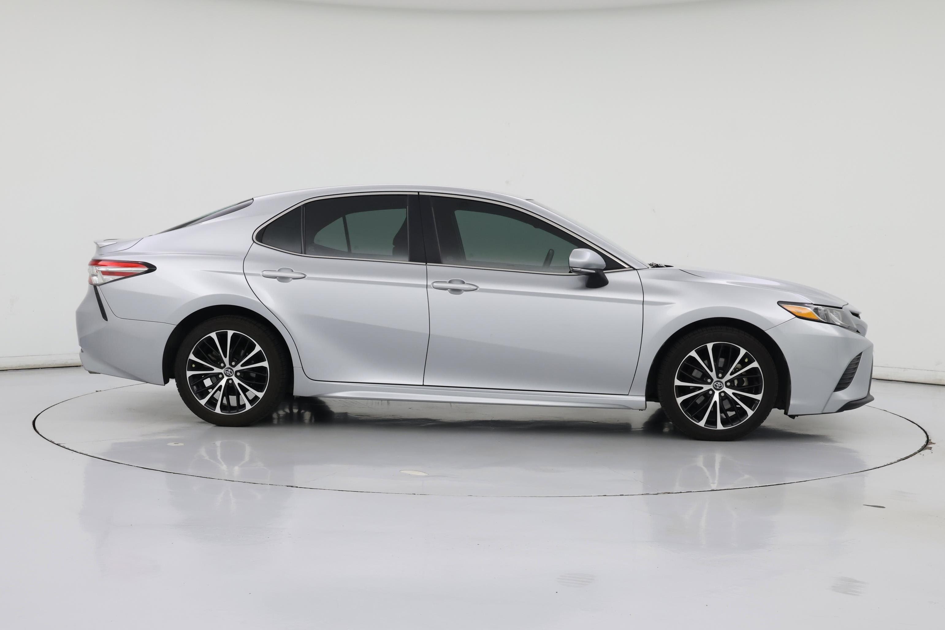 Thumbnail: 2018 Toyota Camry - 7