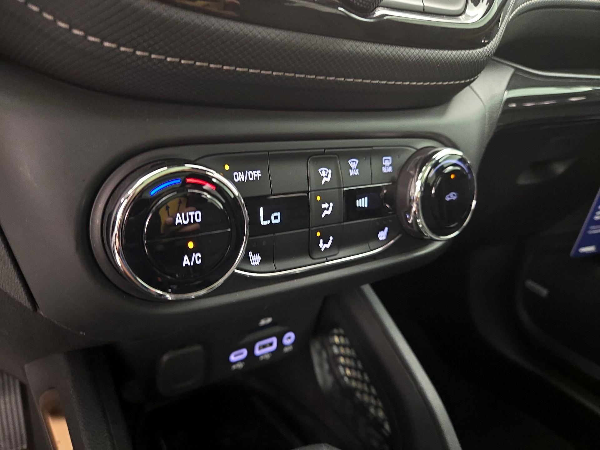 Thumbnail: 2023 Chevrolet TrailBlazer - 16
