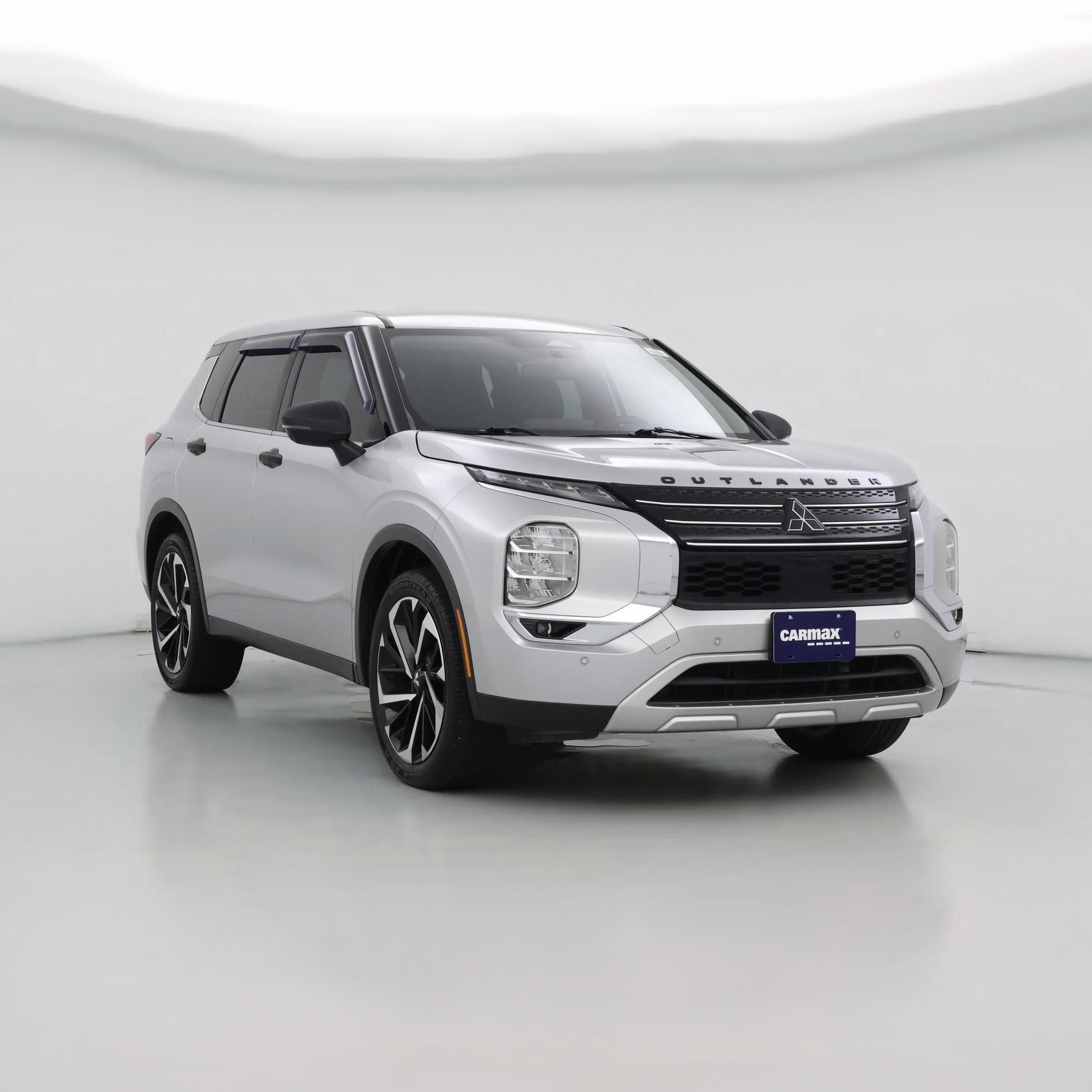 Thumbnail: 2022 Mitsubishi Outlander - 1