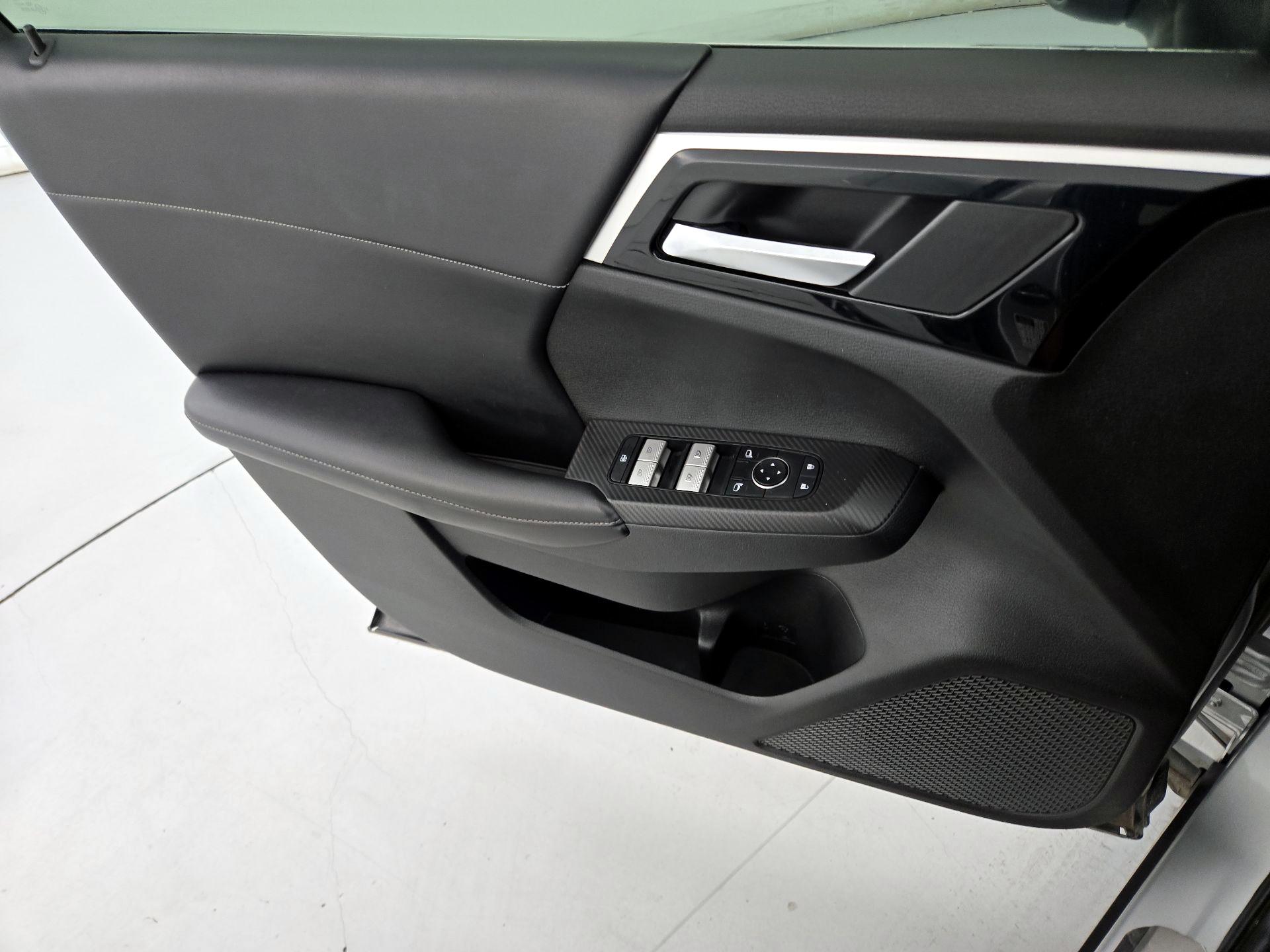 Thumbnail: 2022 Mitsubishi Outlander - 12