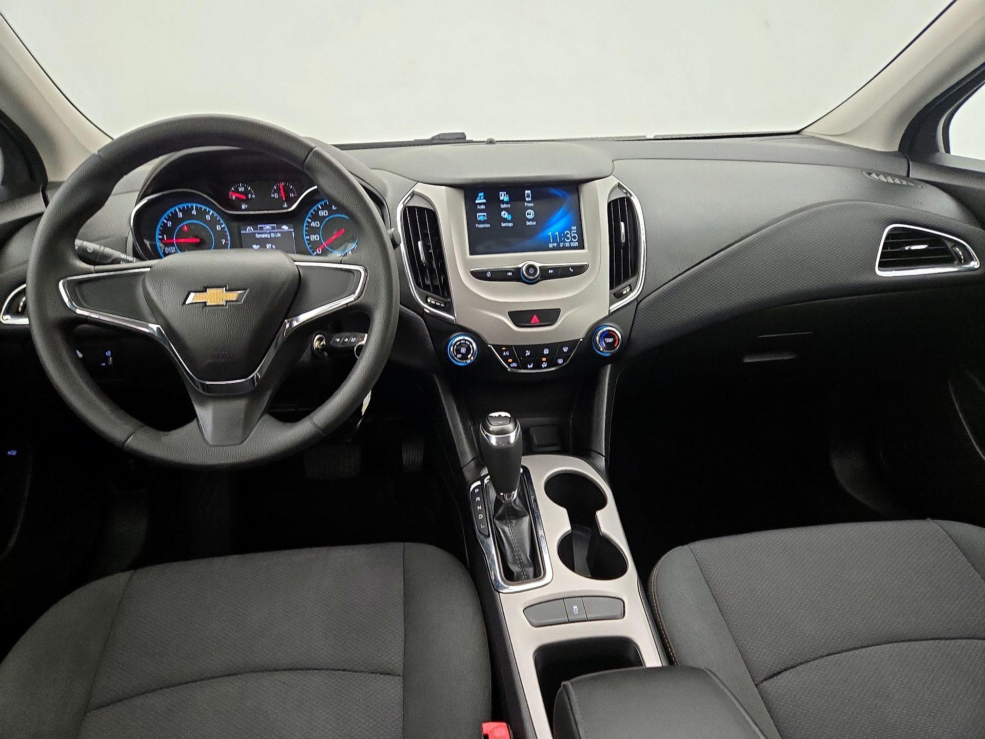 Thumbnail: 2018 Chevrolet Cruze - 9