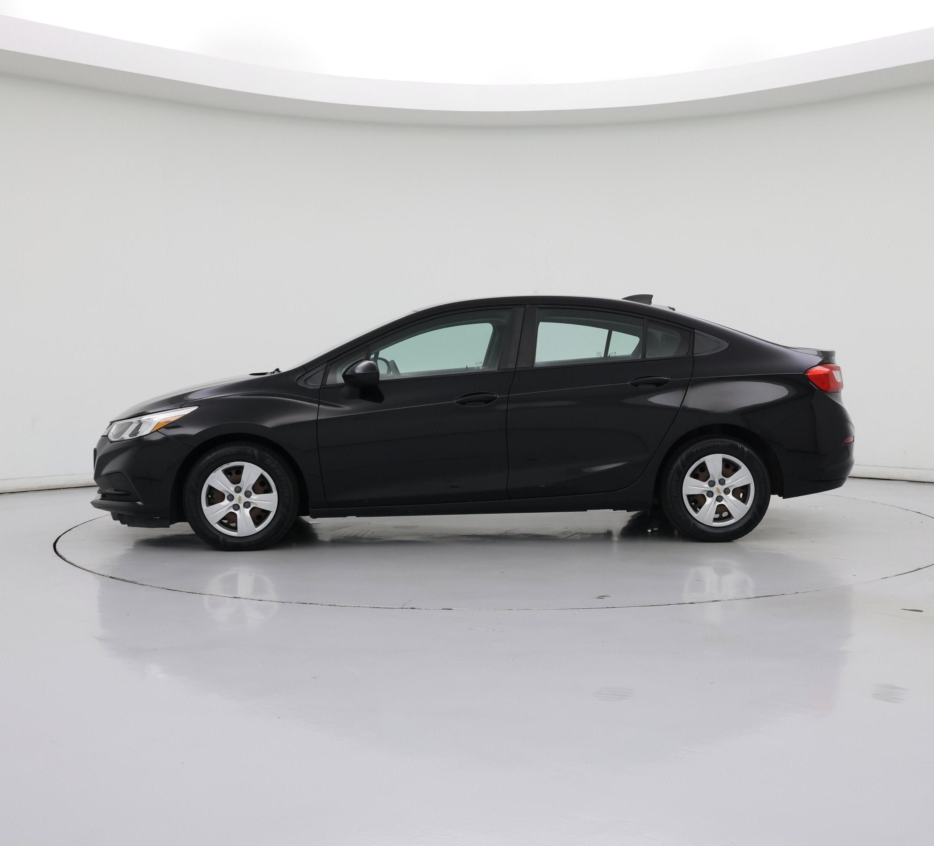 Thumbnail: 2018 Chevrolet Cruze - 3