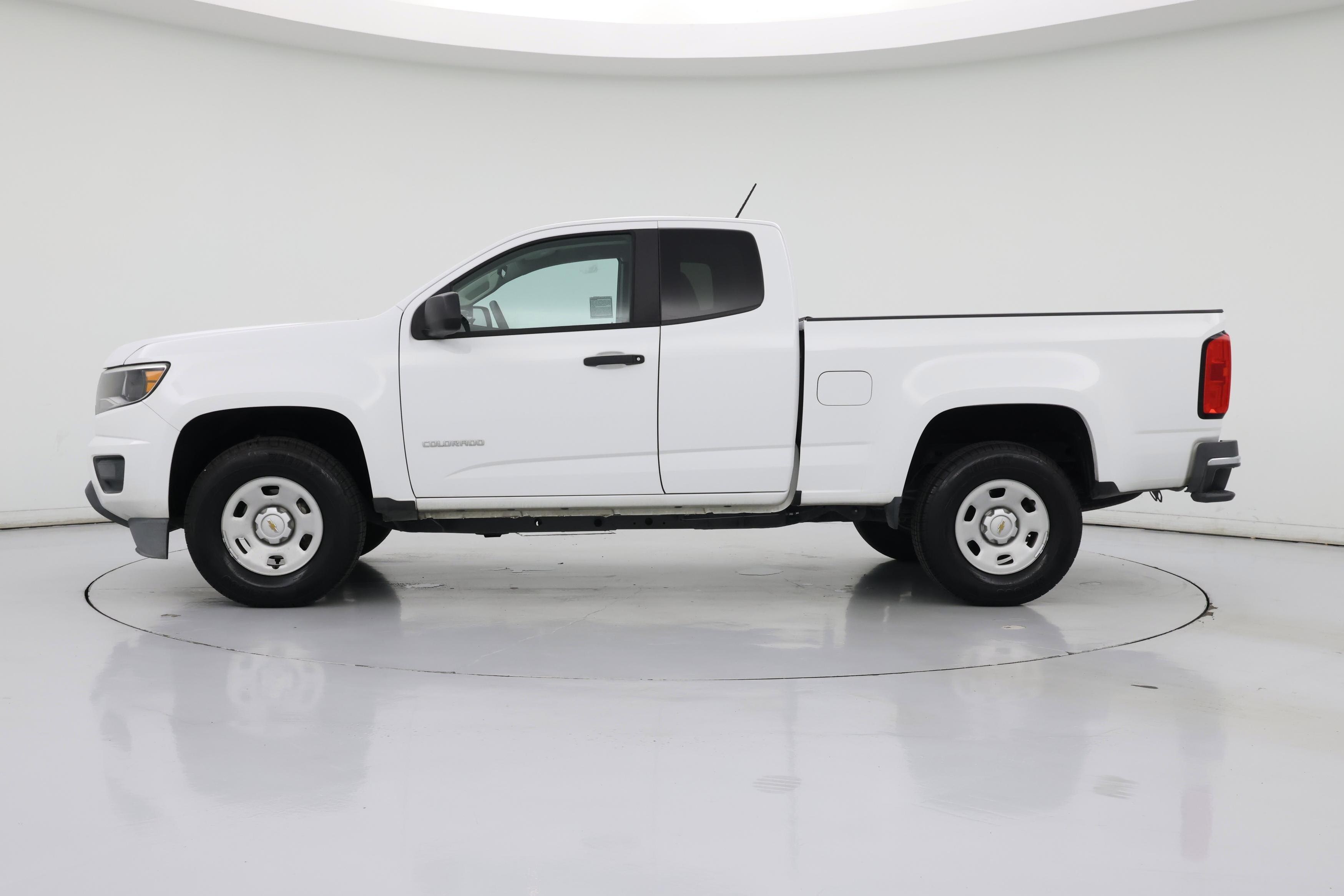 Thumbnail: 2019 Chevrolet Colorado - 3