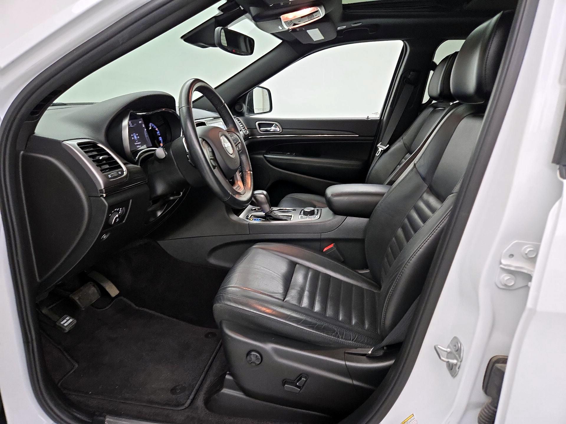 Thumbnail: 2019 Jeep Grand Cherokee - 11