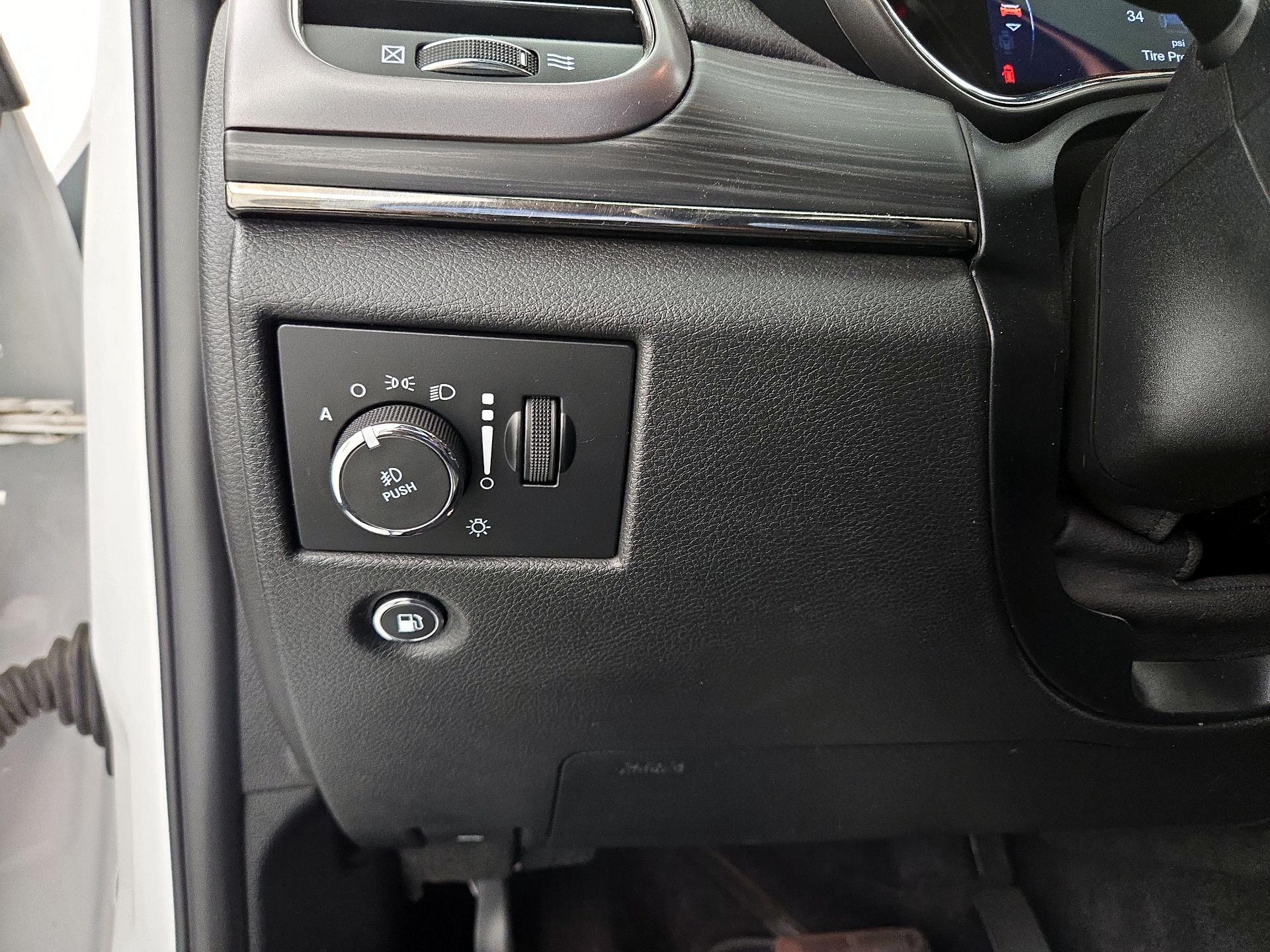 Thumbnail: 2019 Jeep Grand Cherokee - 13