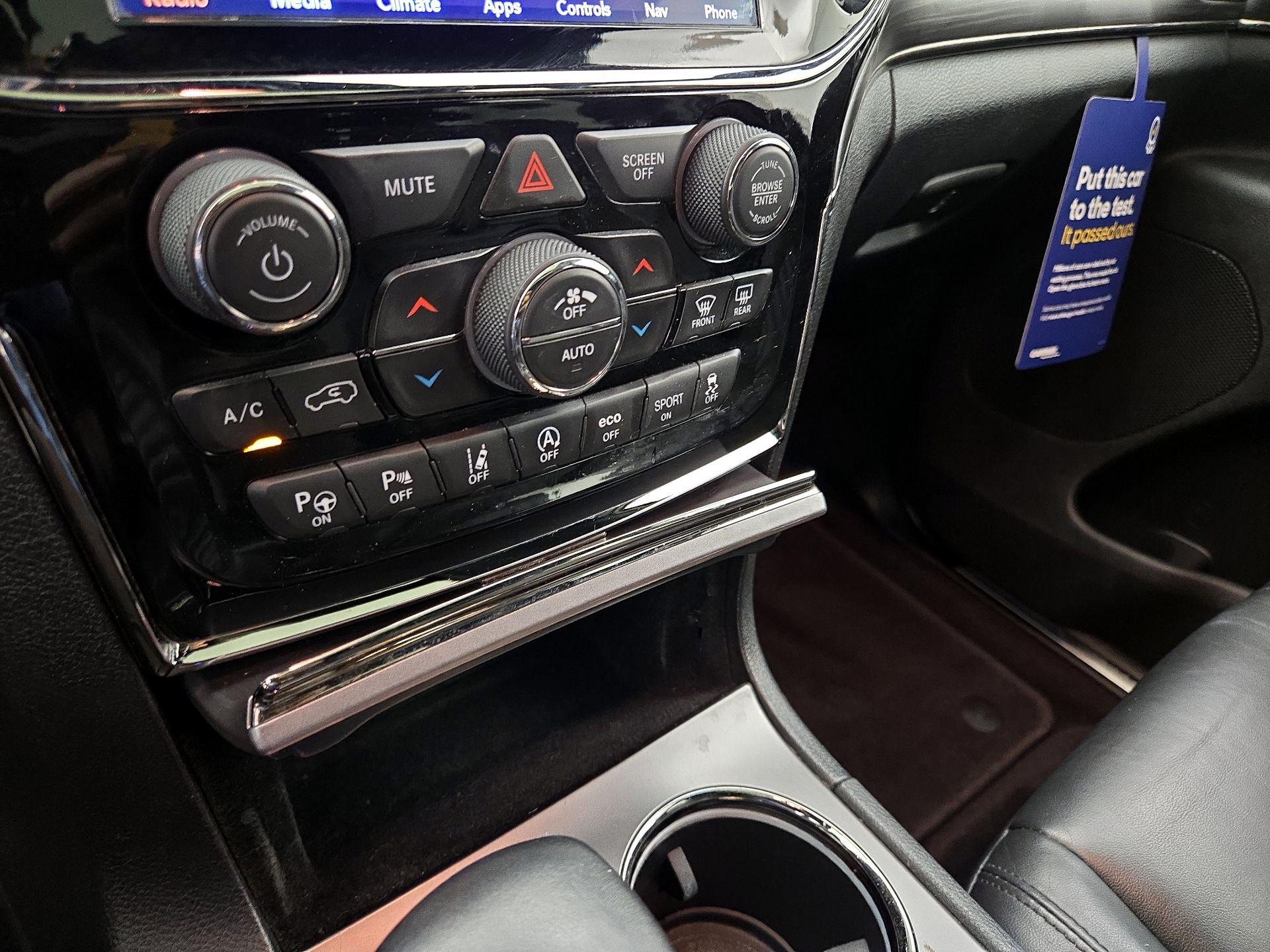 Thumbnail: 2019 Jeep Grand Cherokee - 17