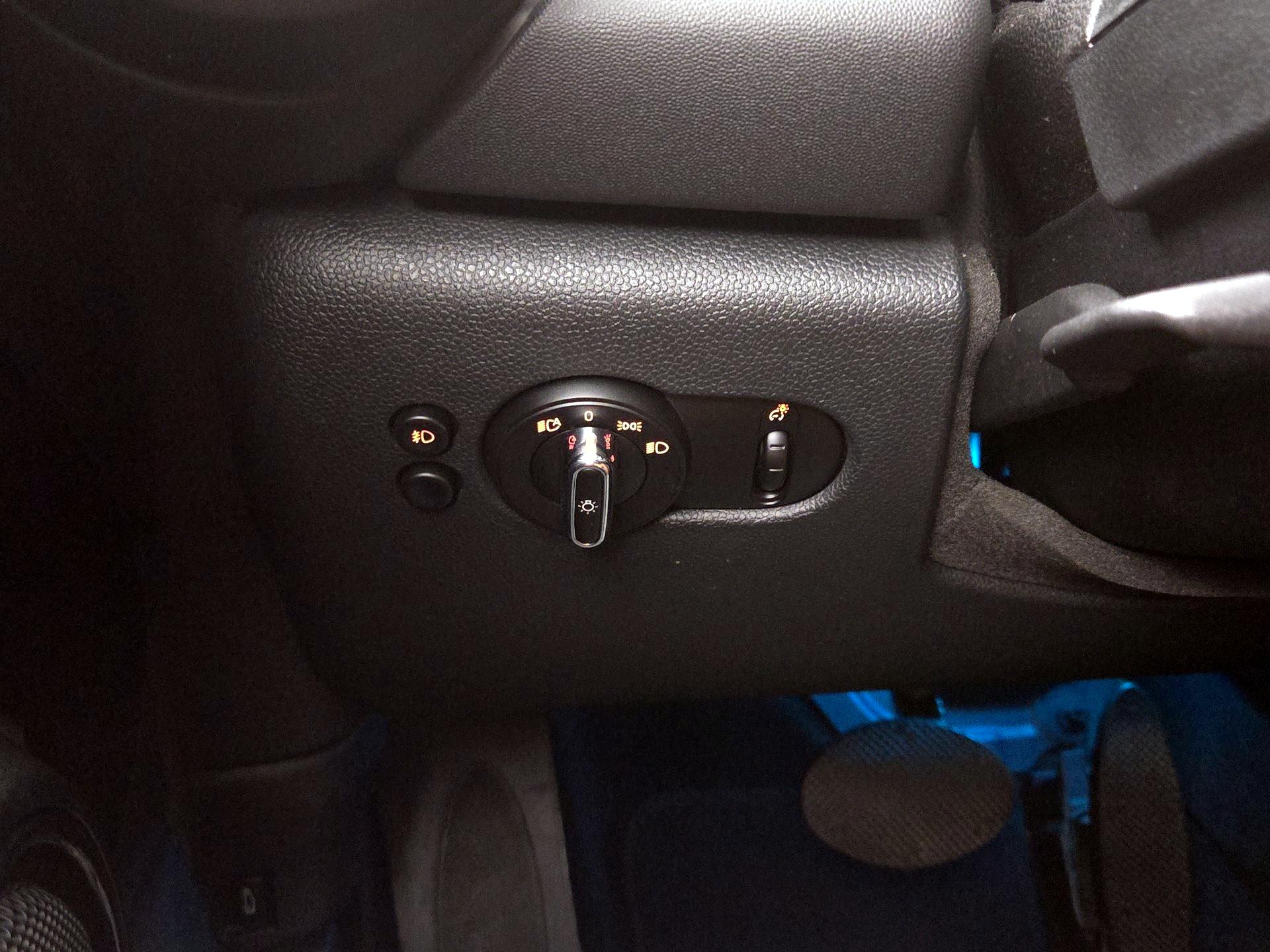 Thumbnail: 2016 MINI Cooper Hardtop - 13