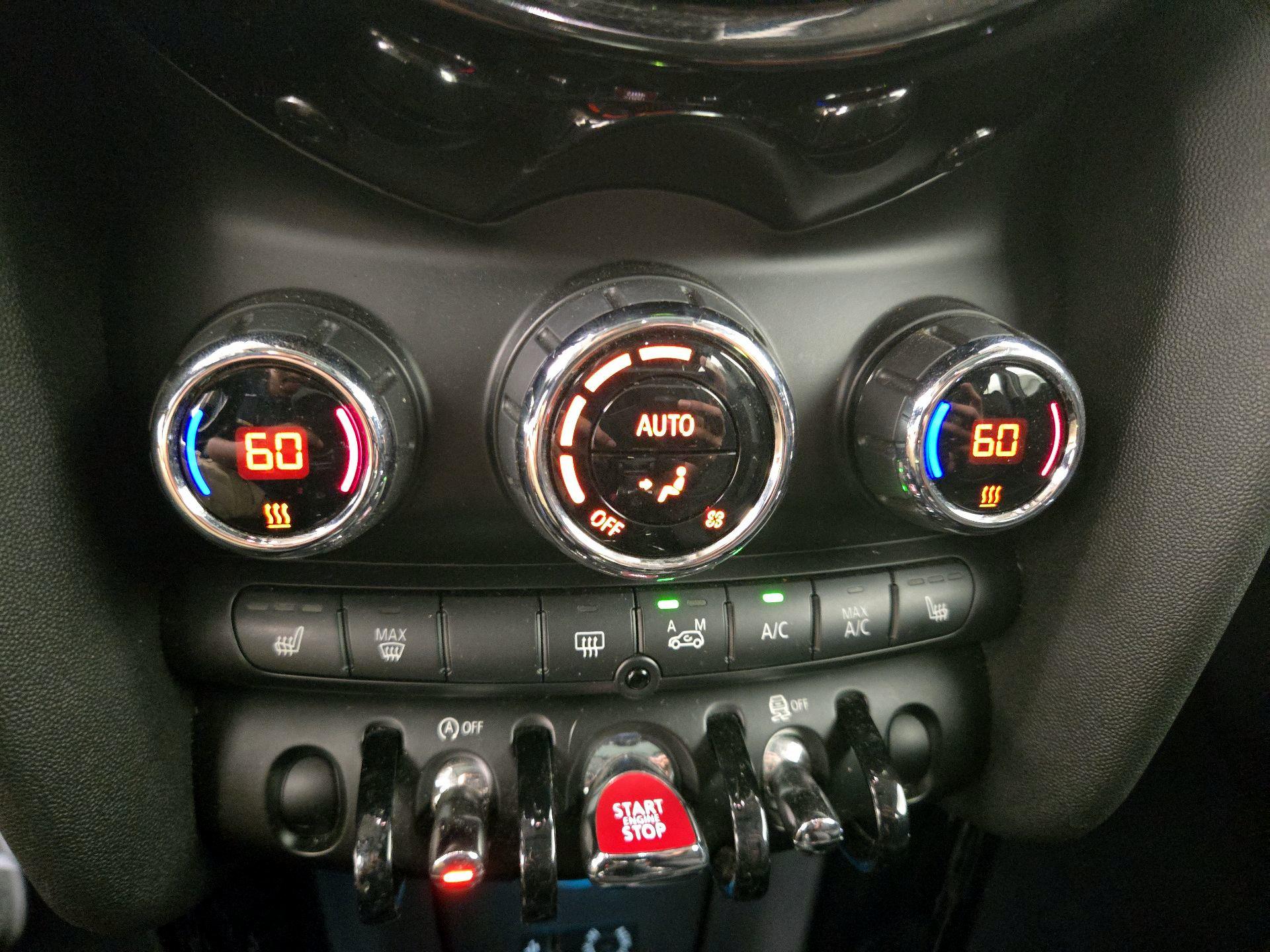 Thumbnail: 2016 MINI Cooper Hardtop - 16